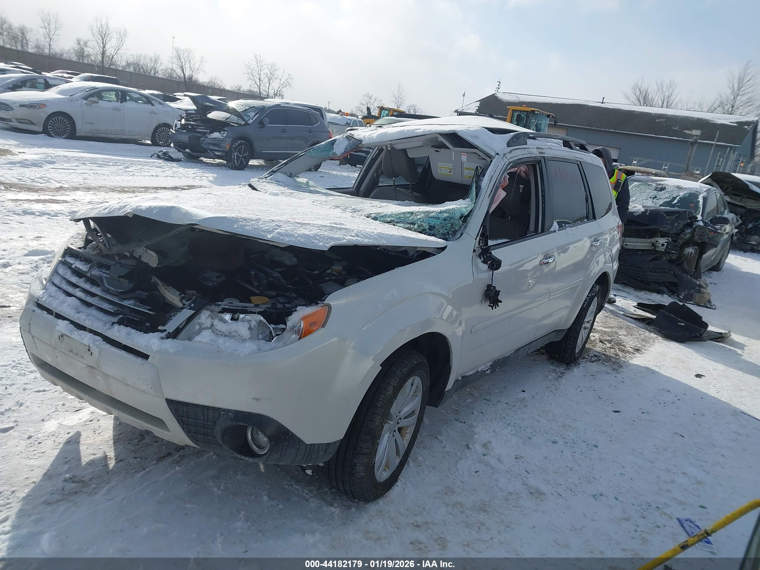 SUBARU FORESTER image 2