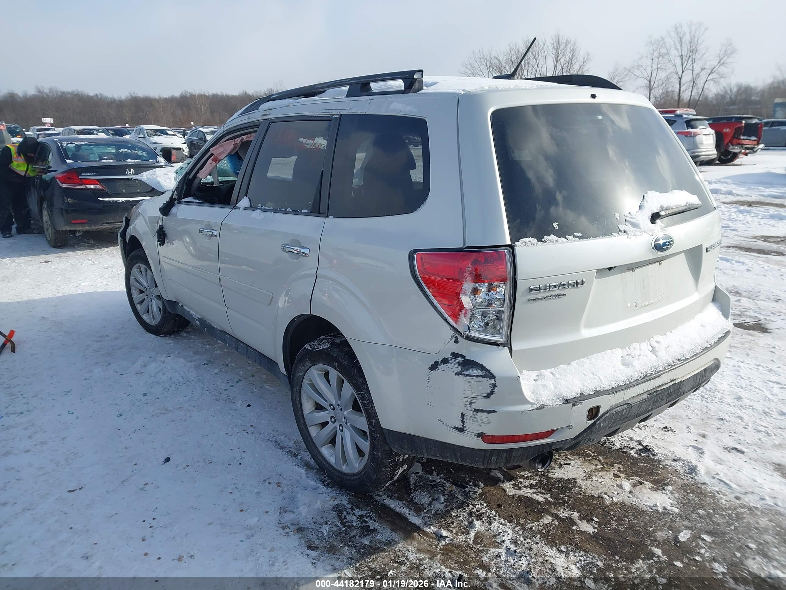 SUBARU FORESTER image 3