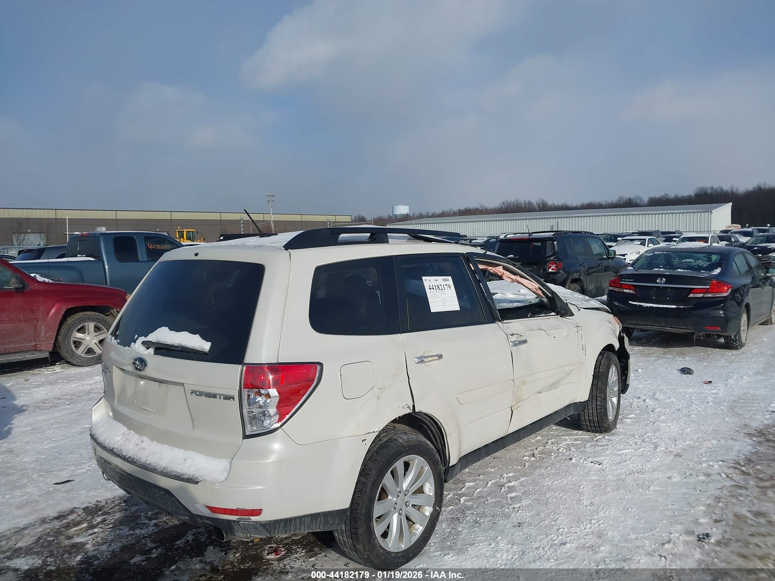 SUBARU FORESTER image 4