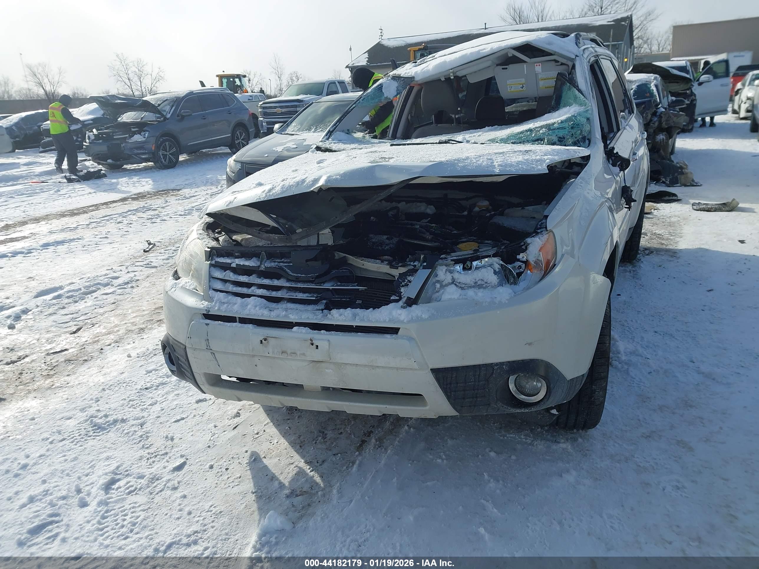 SUBARU FORESTER image 6