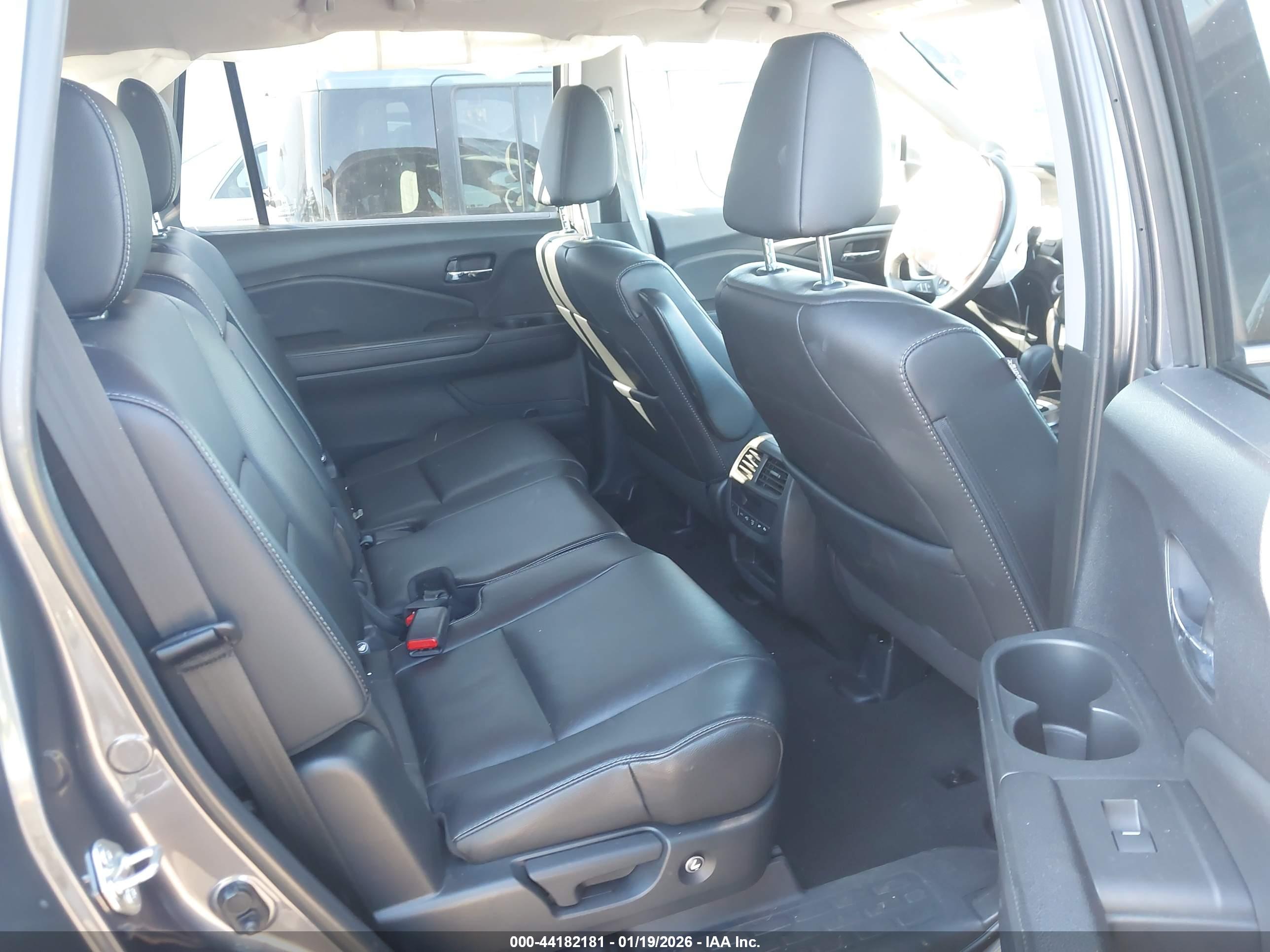 HONDA PILOT image 8