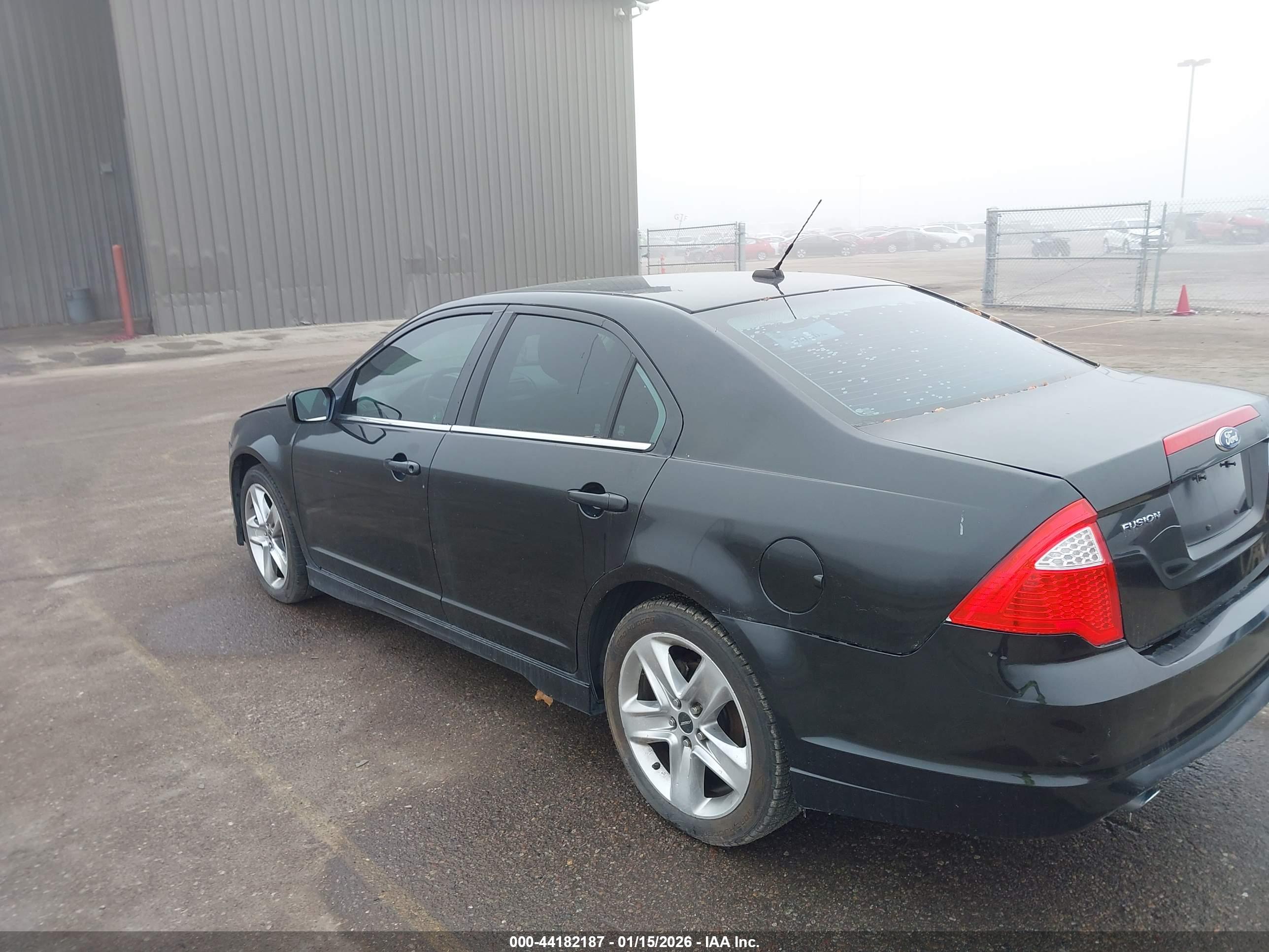 FORD FUSION image 3