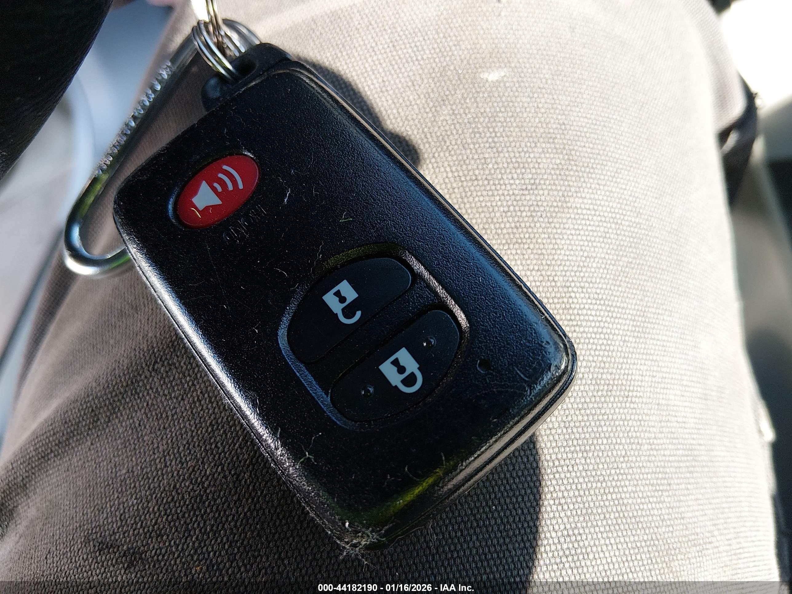 TOYOTA PRIUS image 11