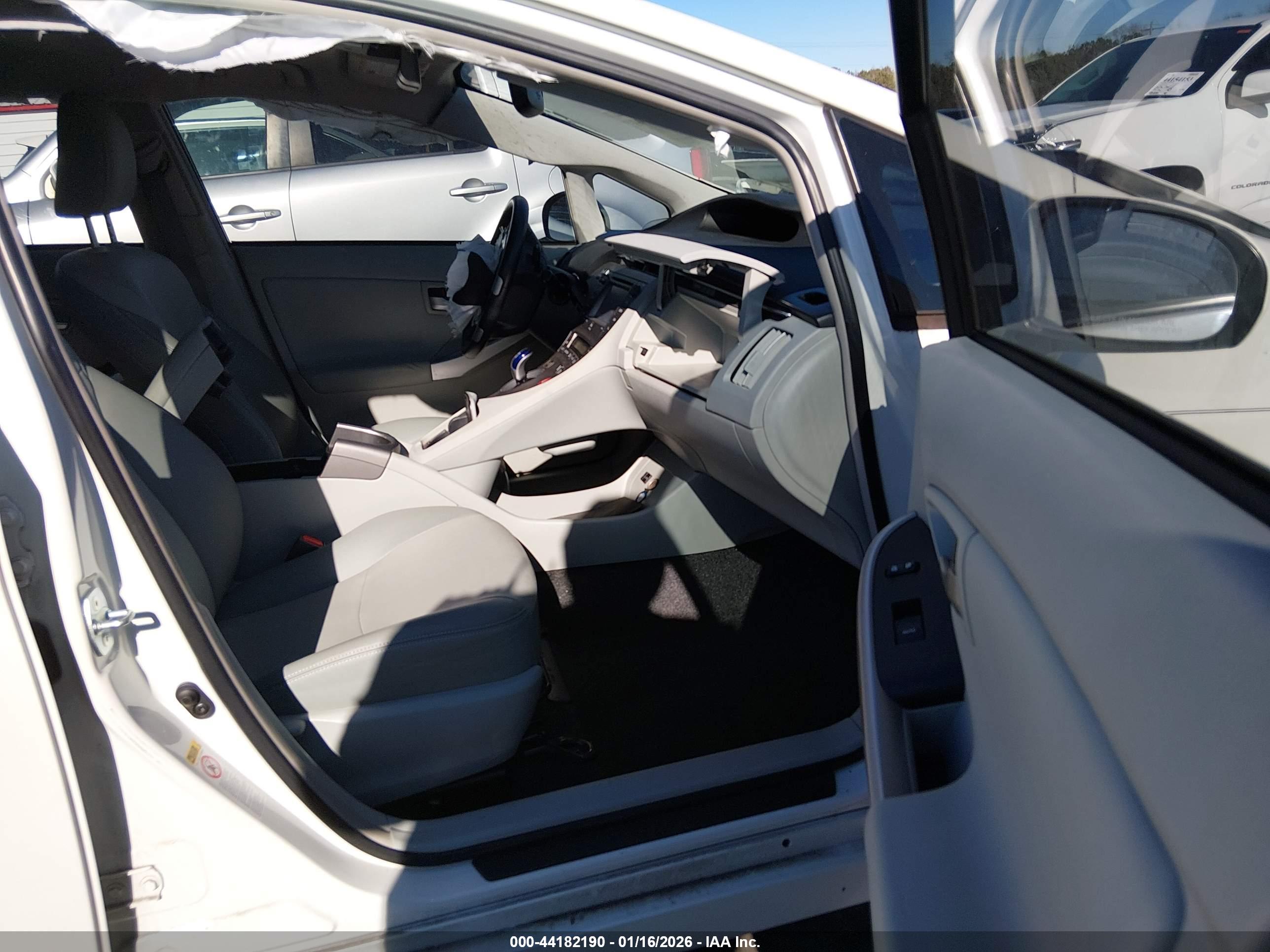 TOYOTA PRIUS image 5