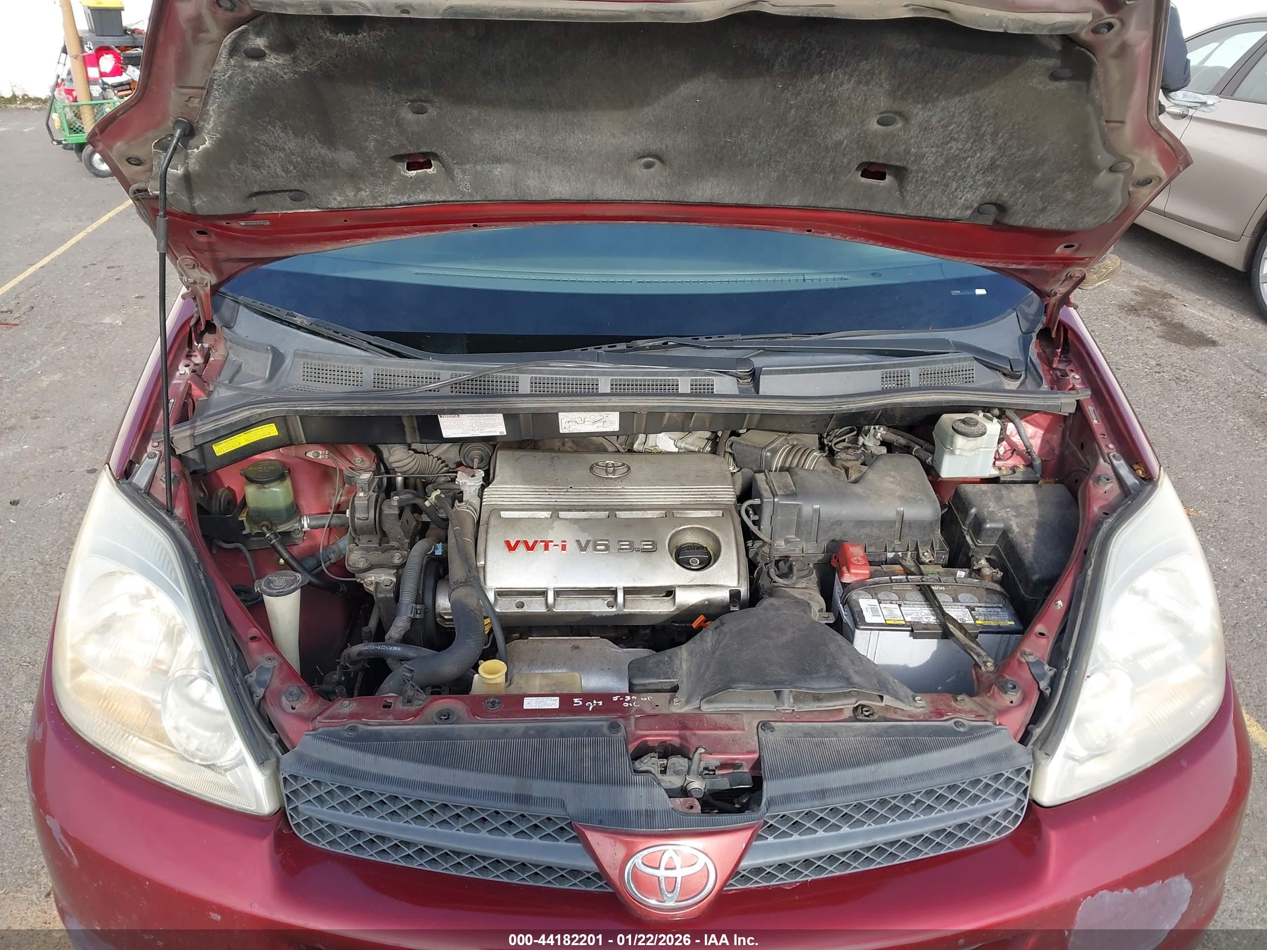 TOYOTA SIENNA image 10