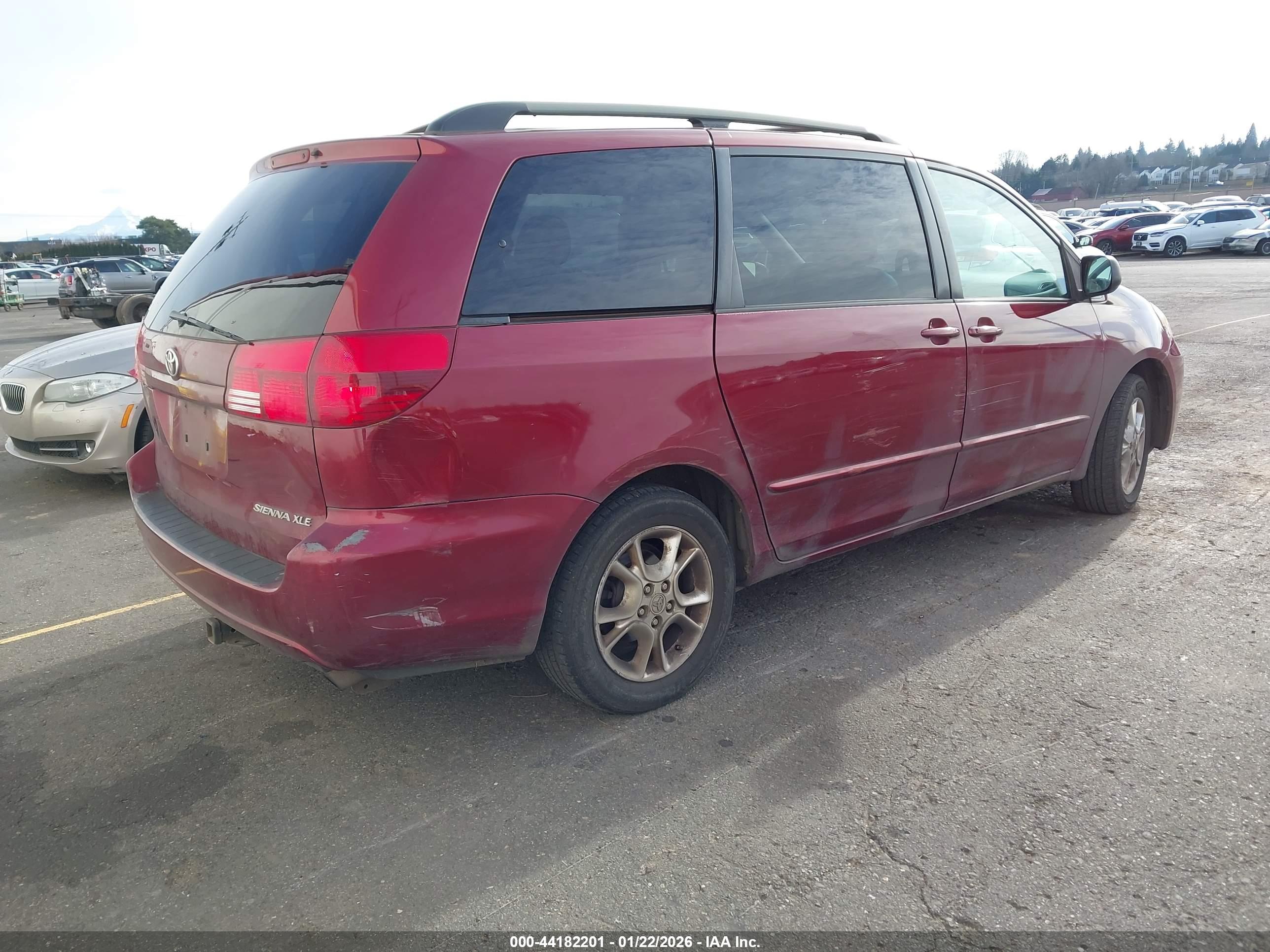 TOYOTA SIENNA image 4