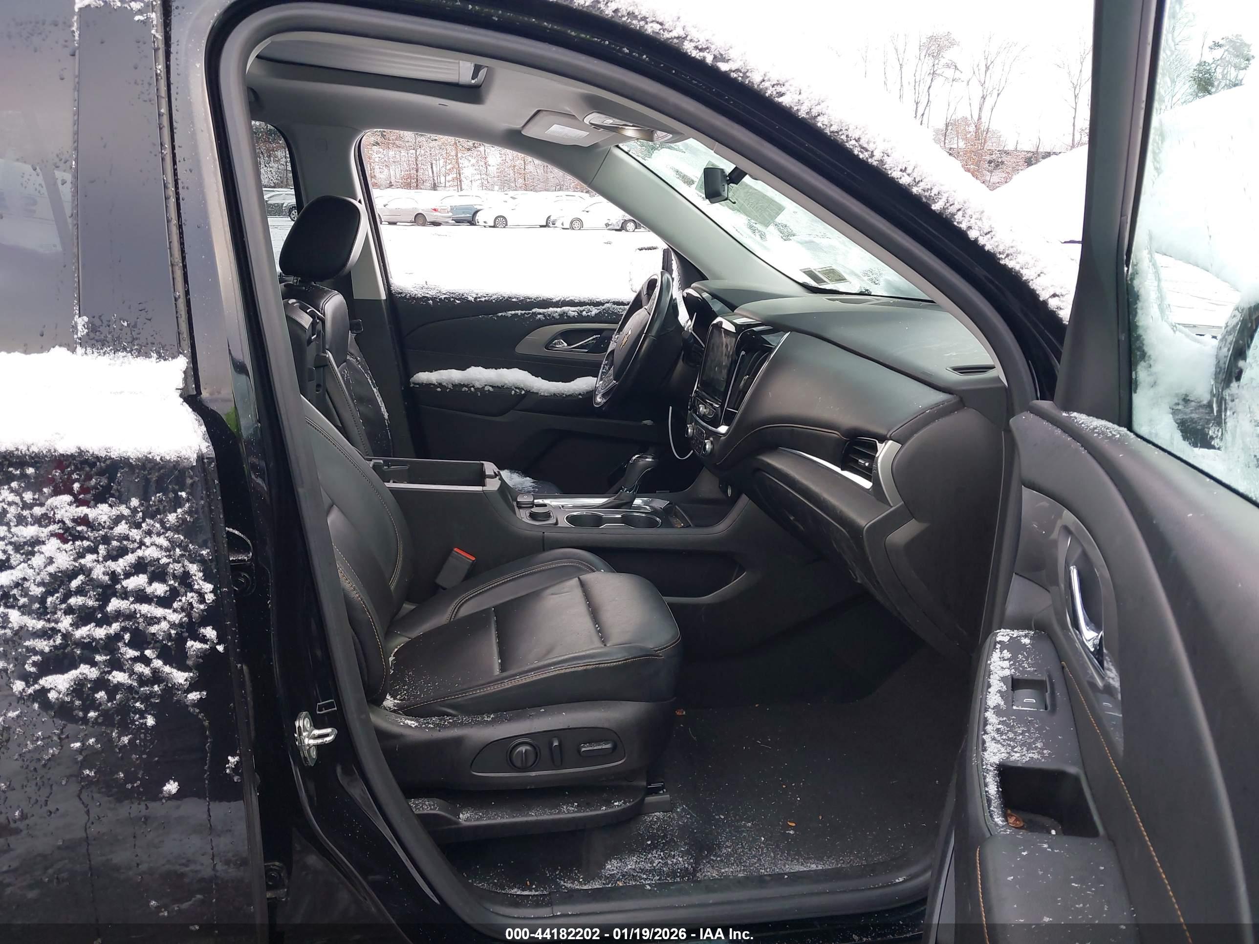 CHEVROLET TRAVERSE image 5
