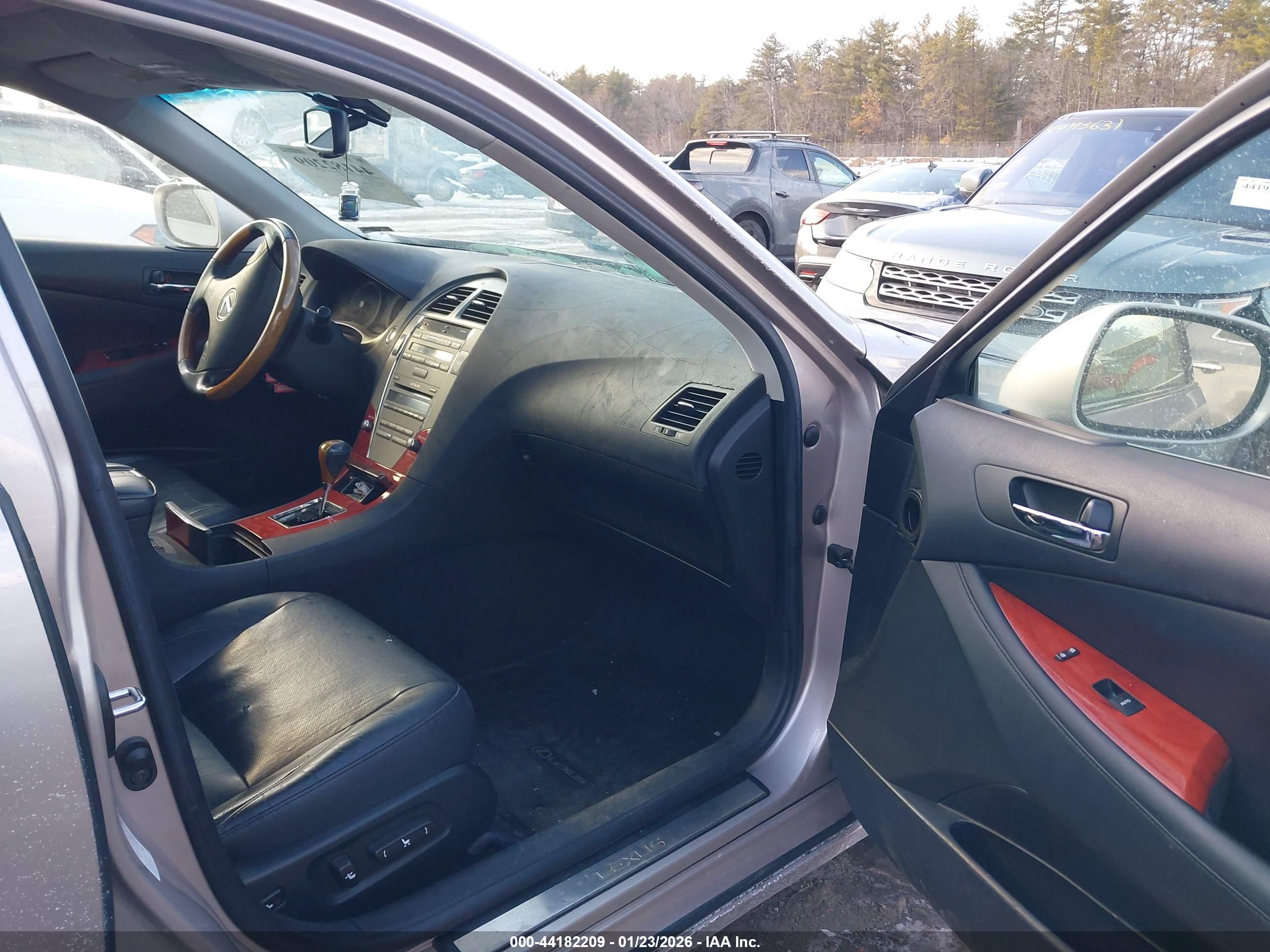 LEXUS ES image 5