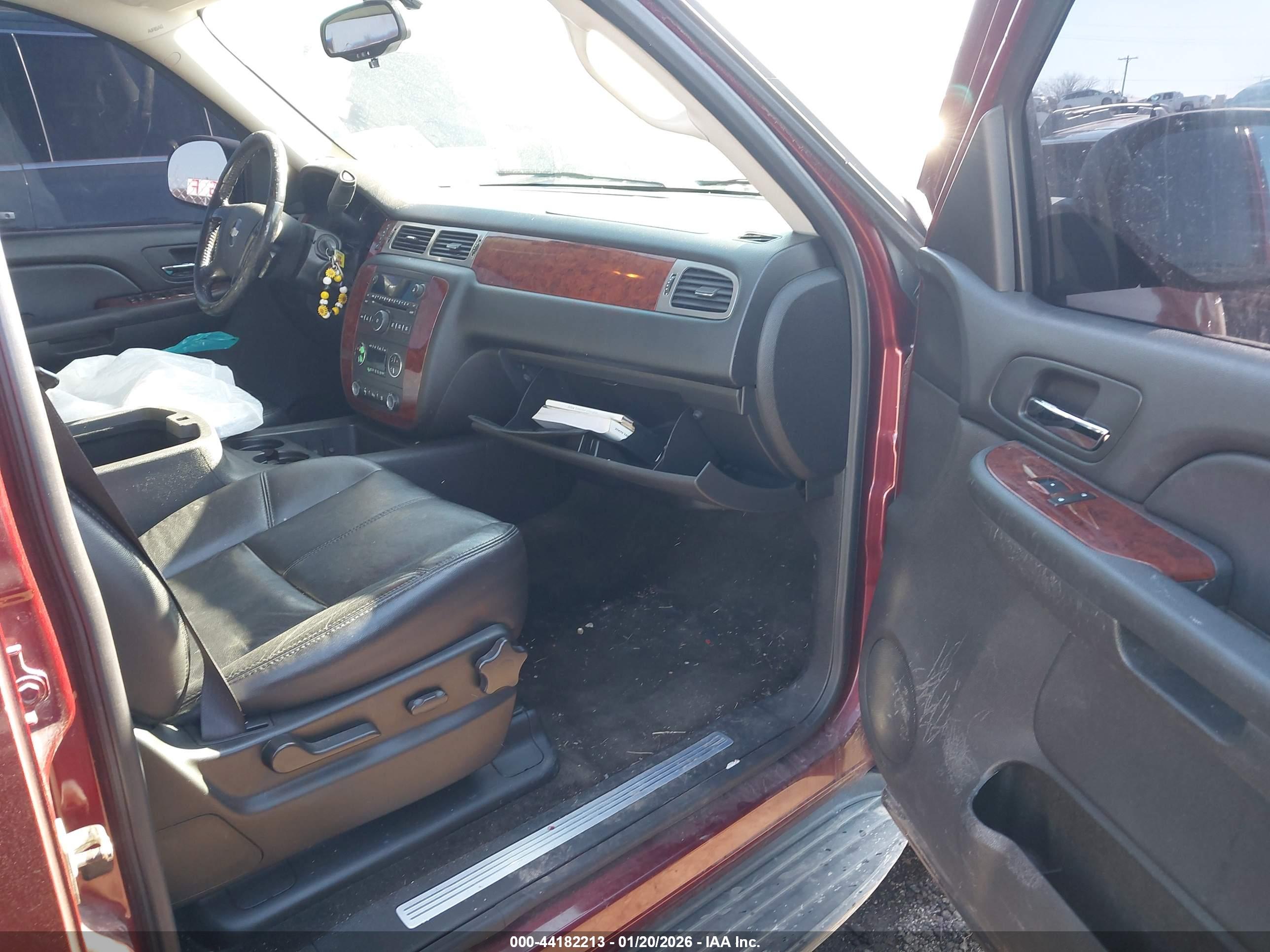 CHEVROLET TAHOE image 5