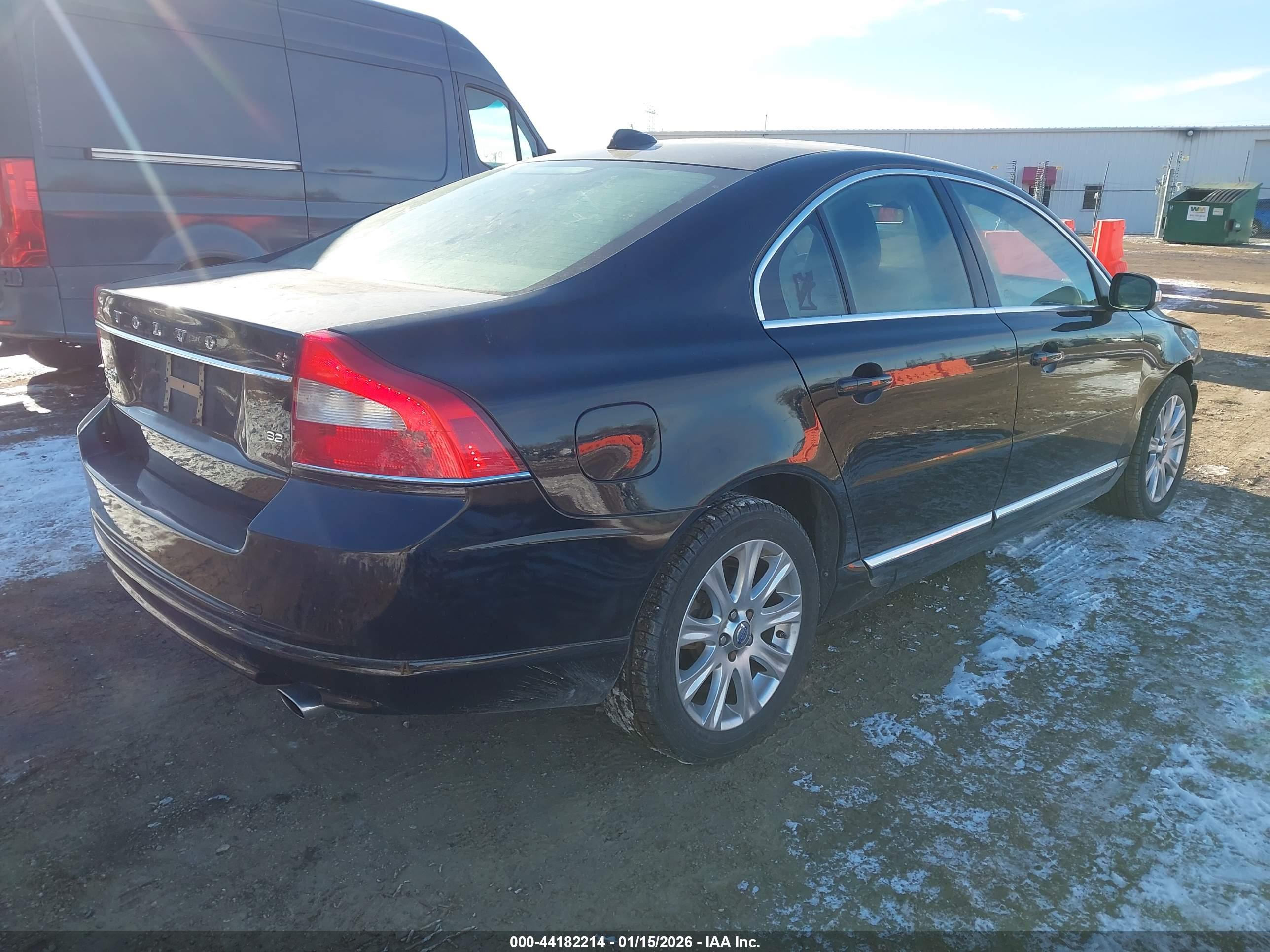 VOLVO S80 image 4