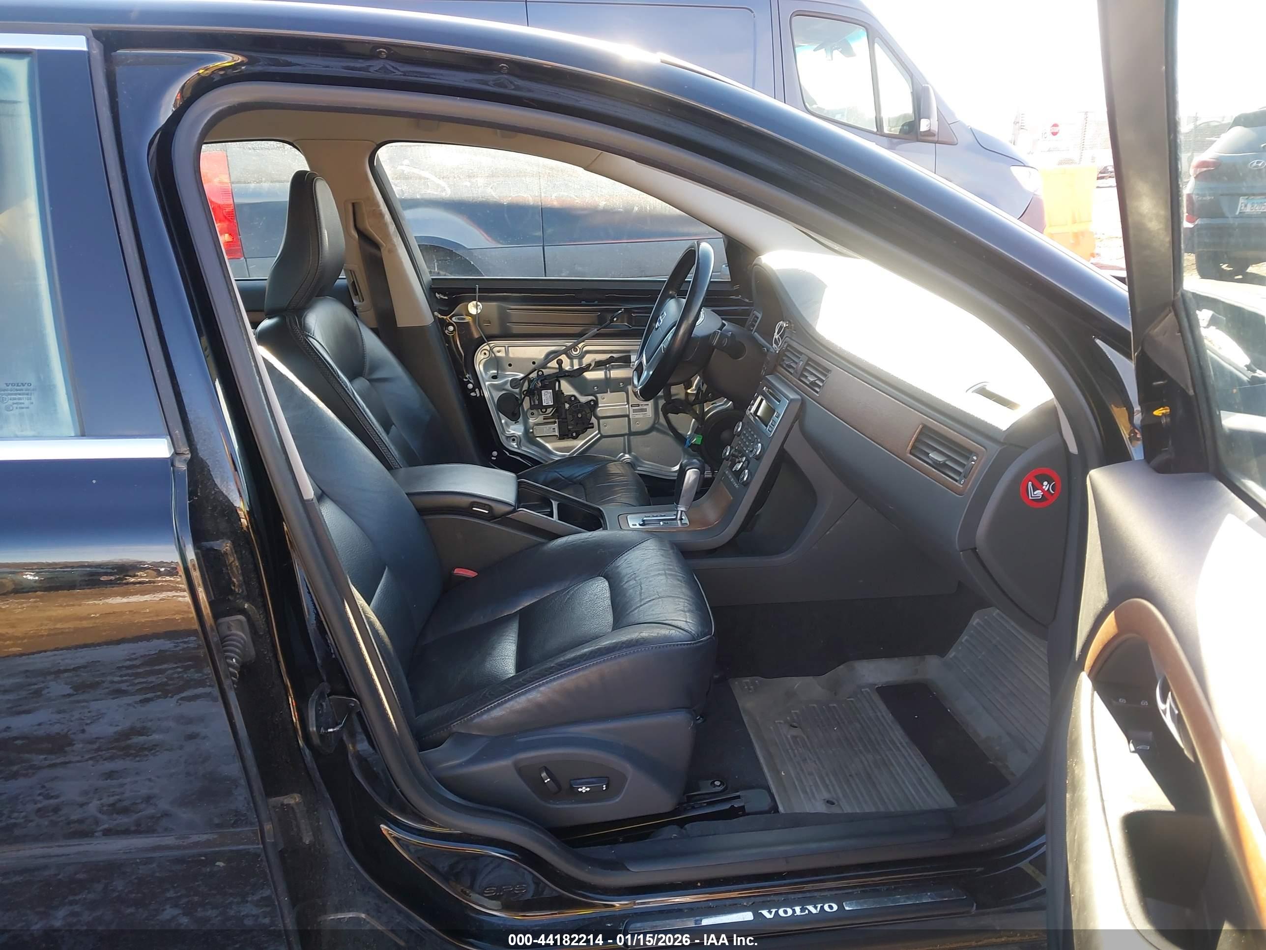 VOLVO S80 image 5