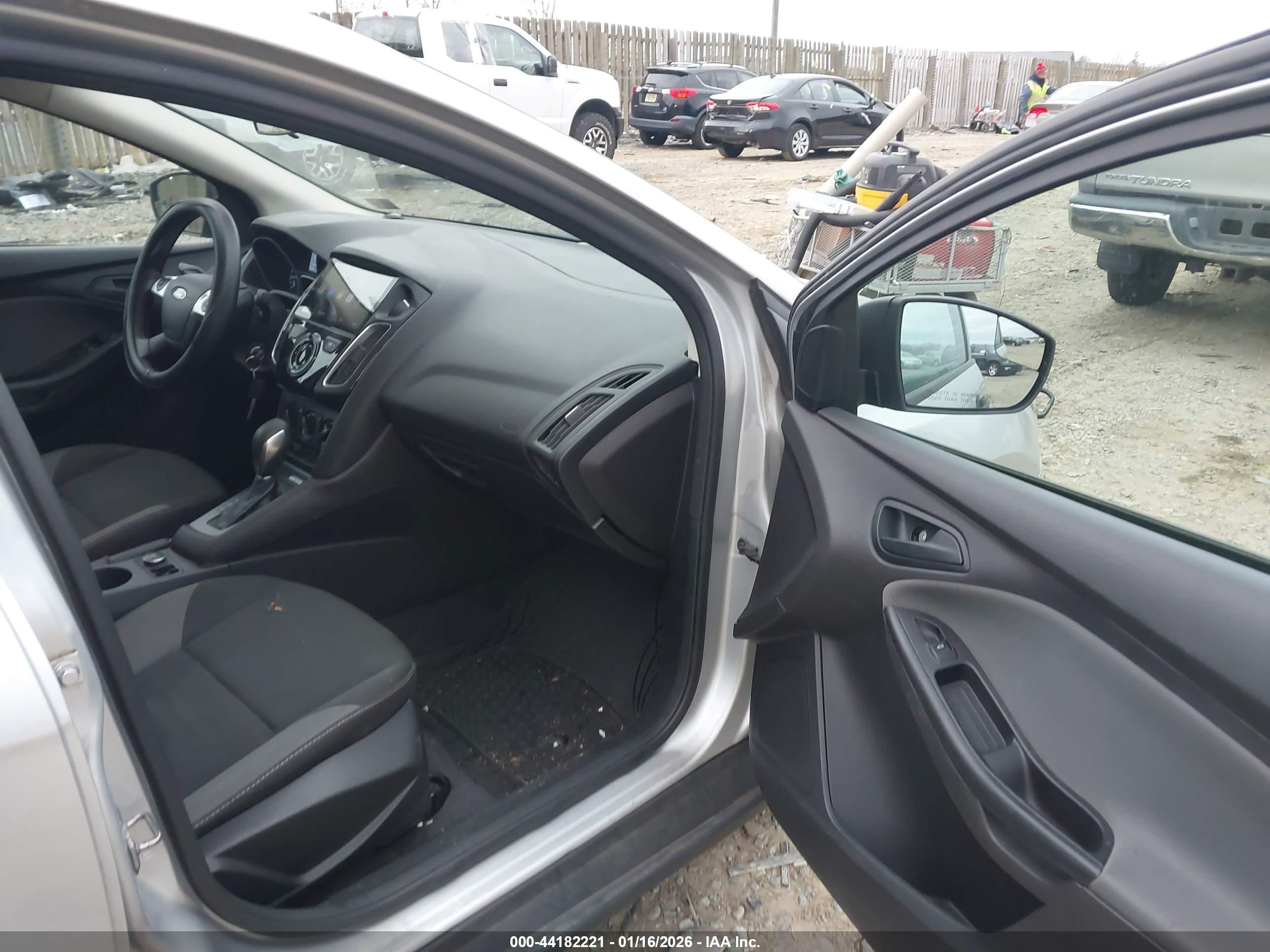 FORD FOCUS image 5