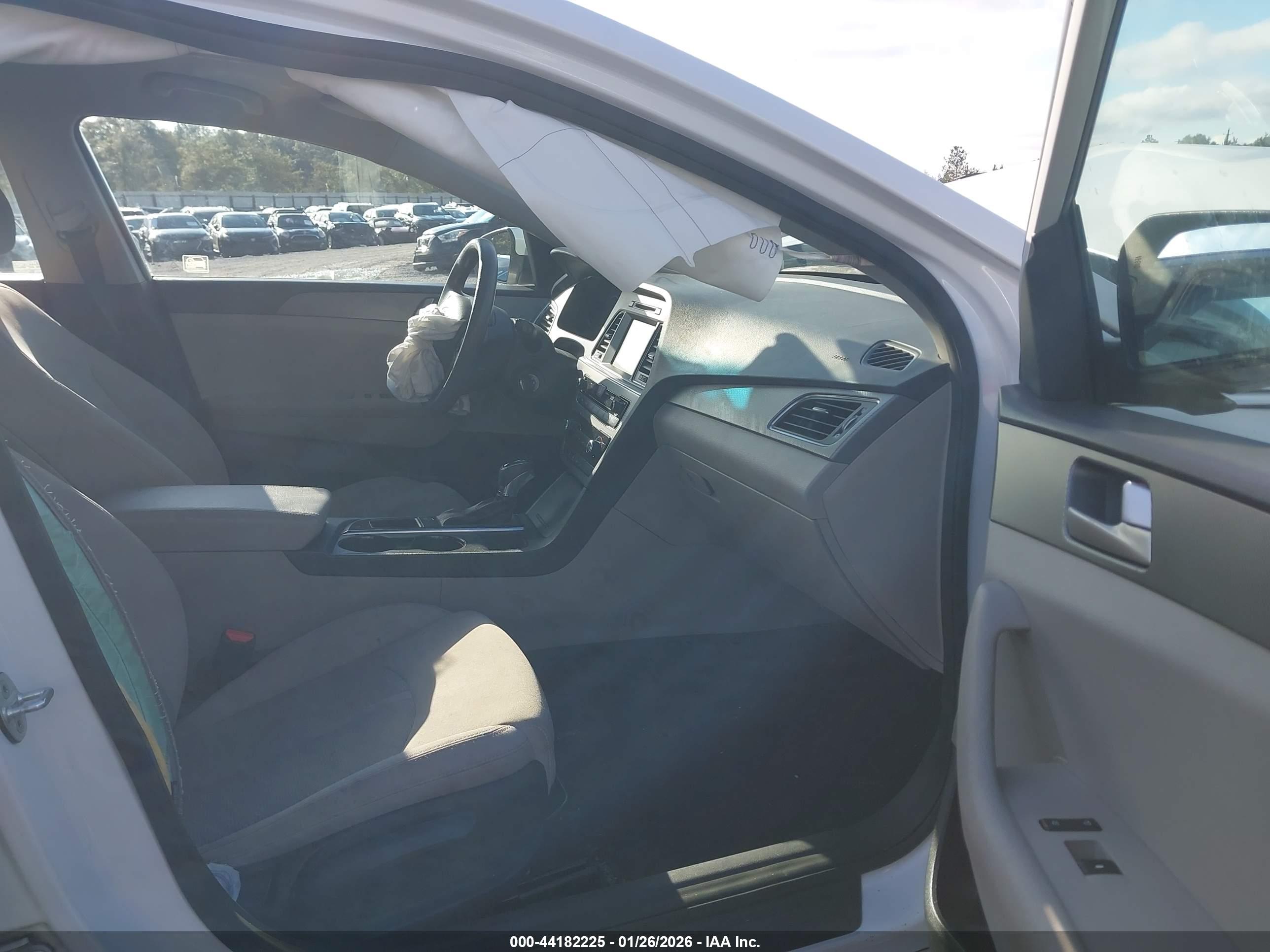 HYUNDAI SONATA image 5