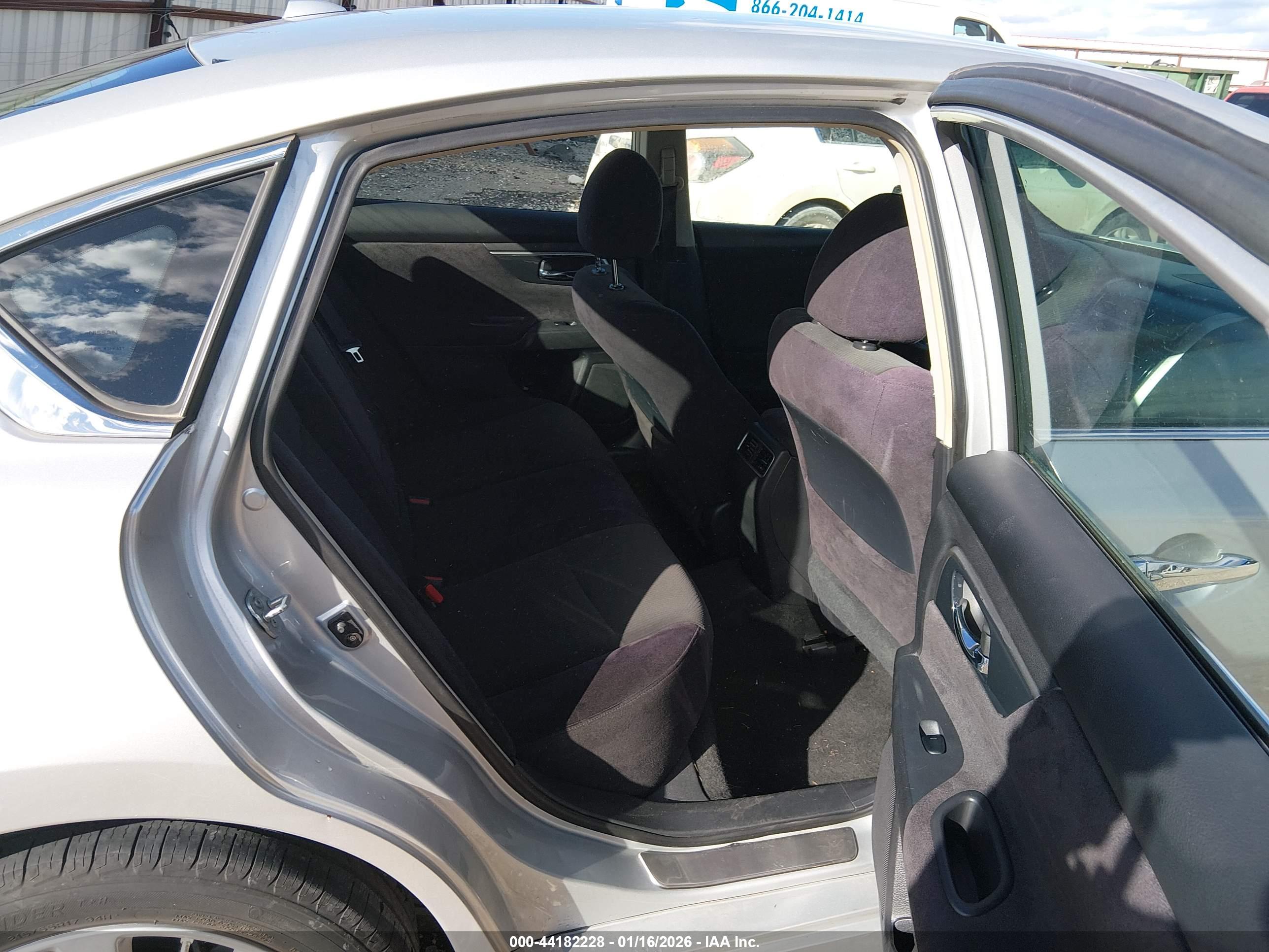 NISSAN ALTIMA image 8