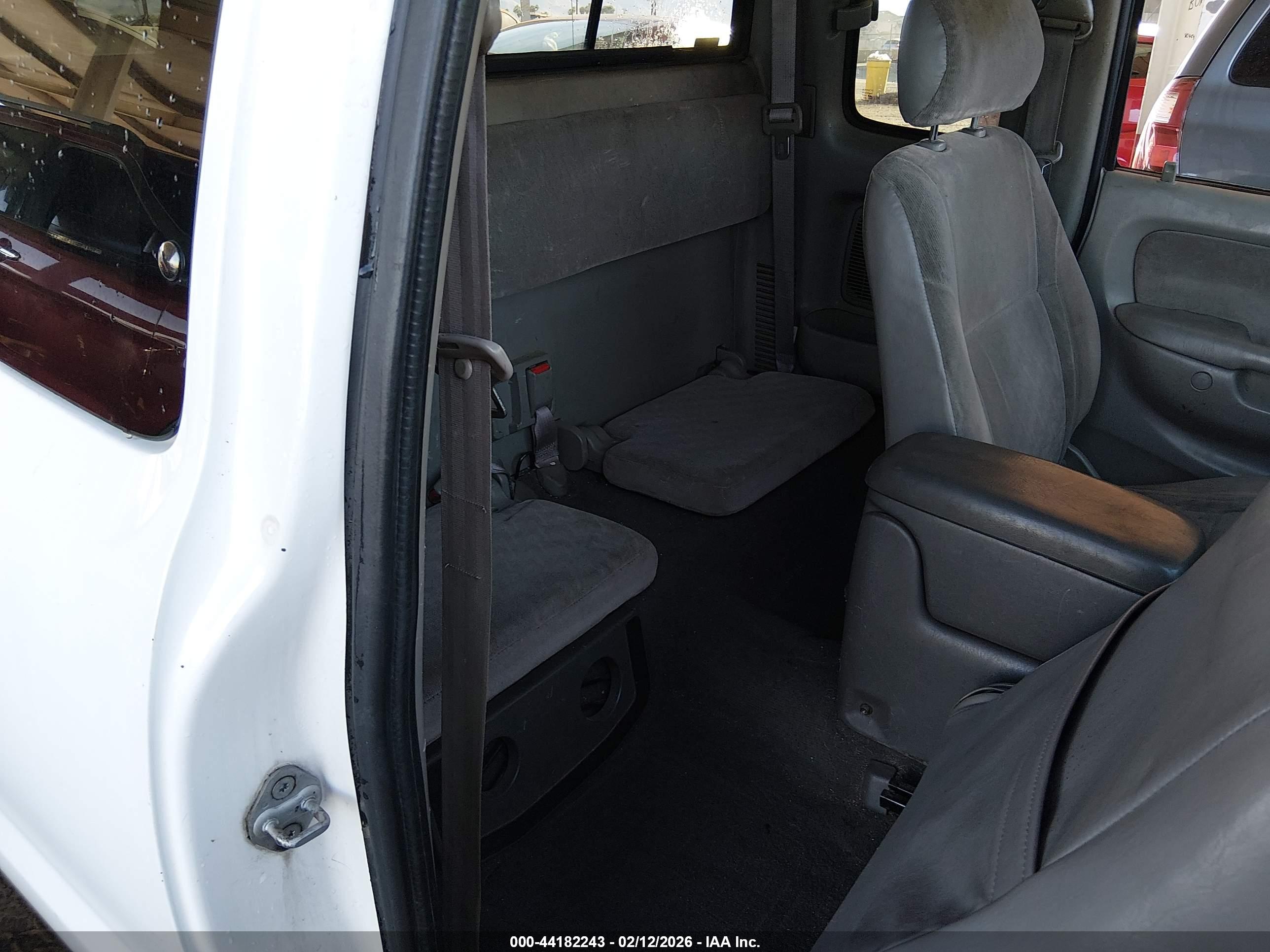 TOYOTA TACOMA image 8