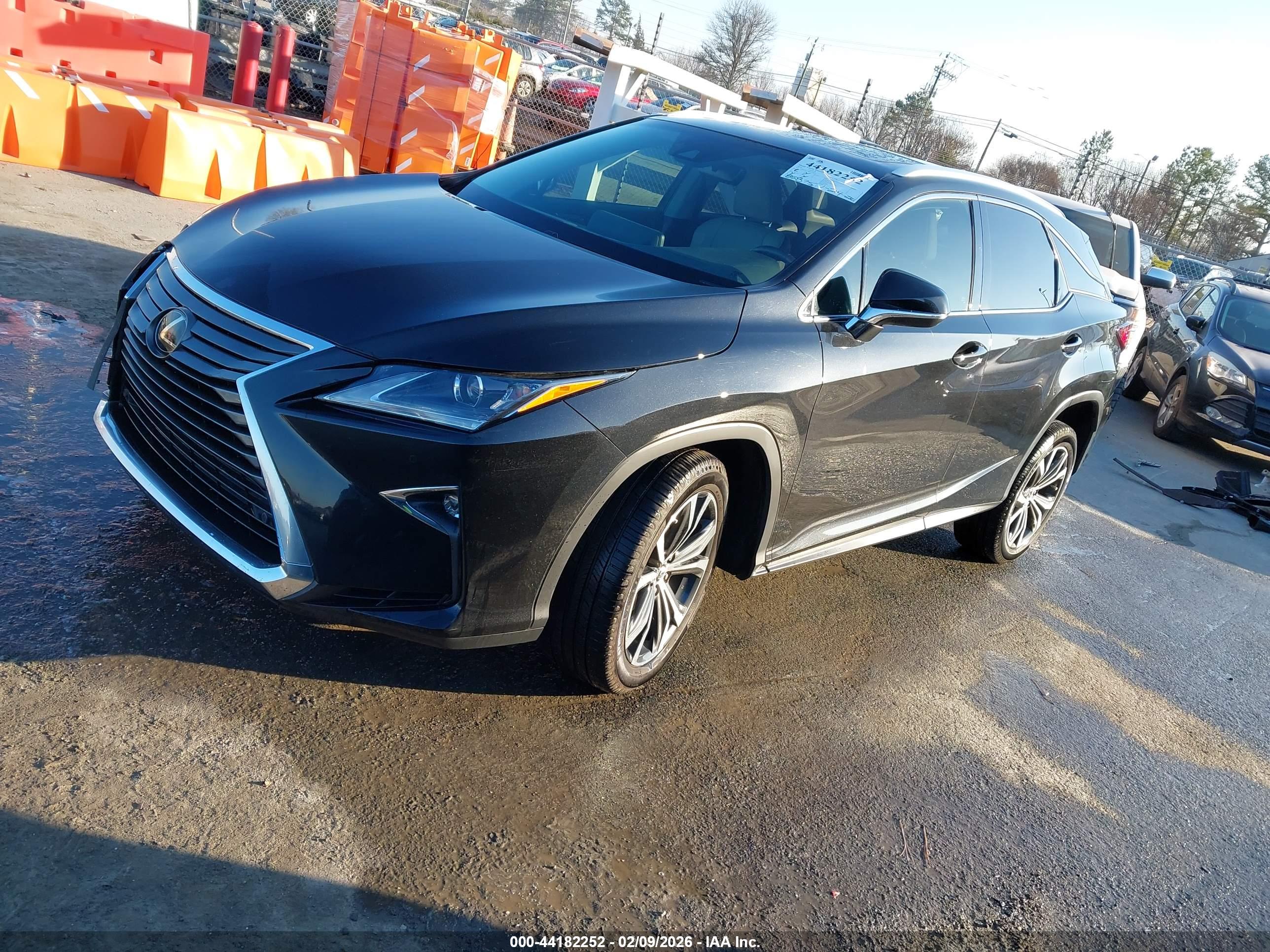 LEXUS RX image 2