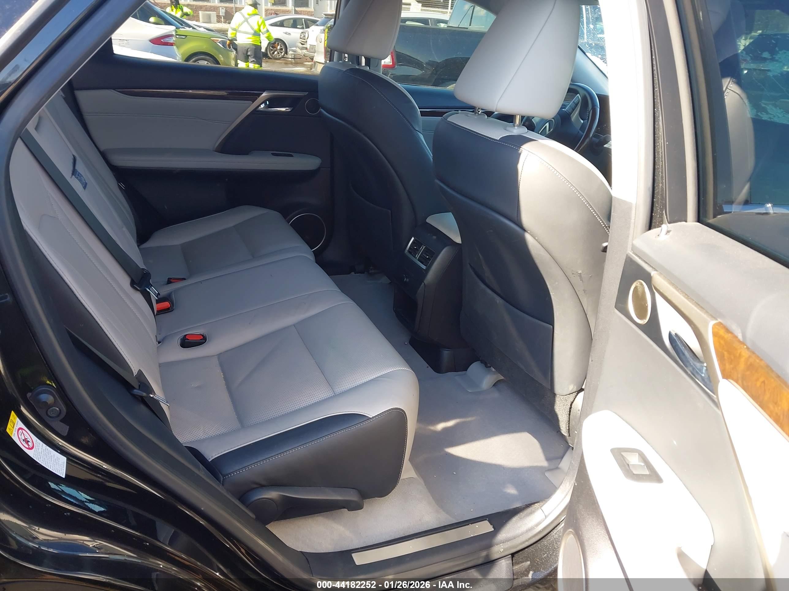 LEXUS RX image 8