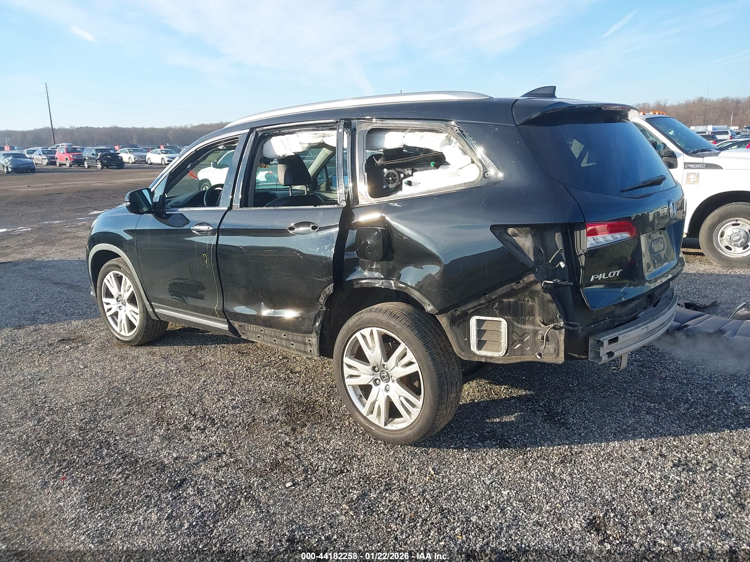 HONDA PILOT image 3