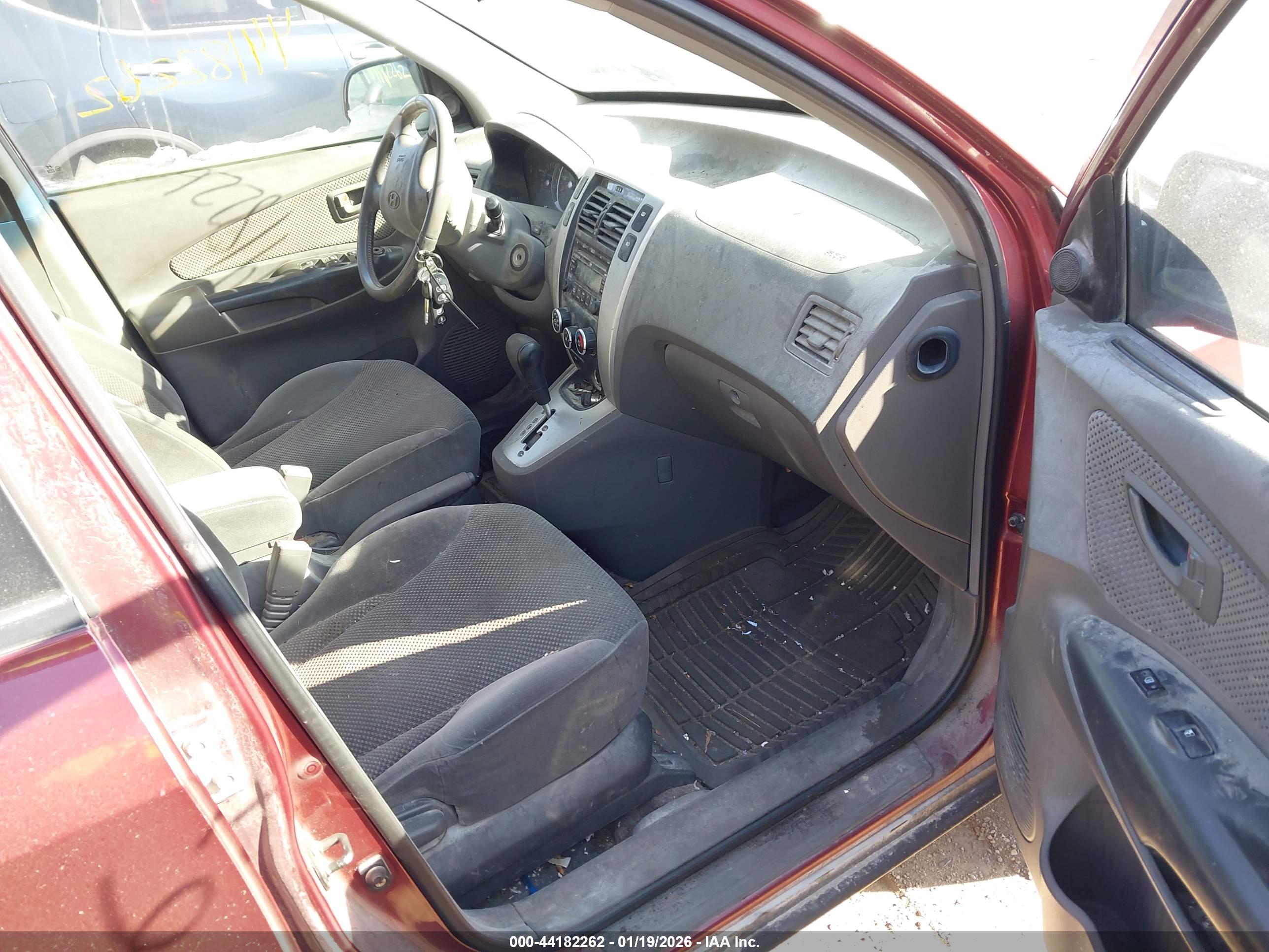 HYUNDAI TUCSON image 5