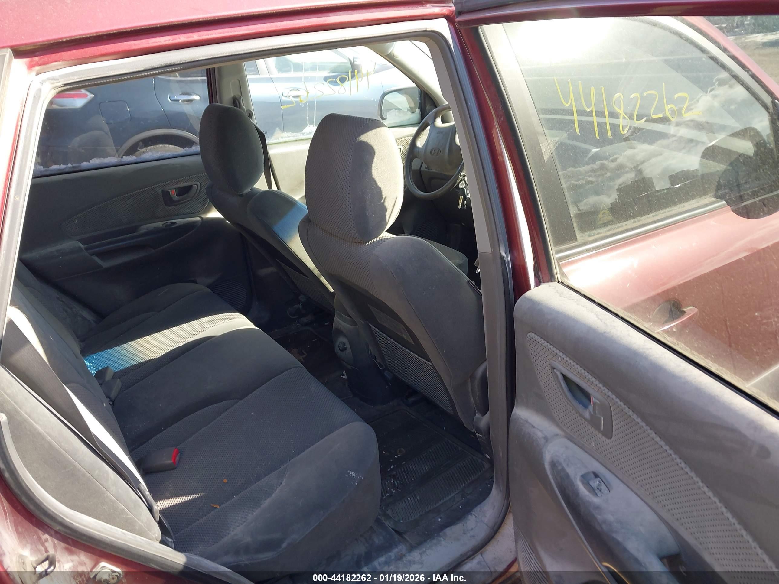 HYUNDAI TUCSON image 8