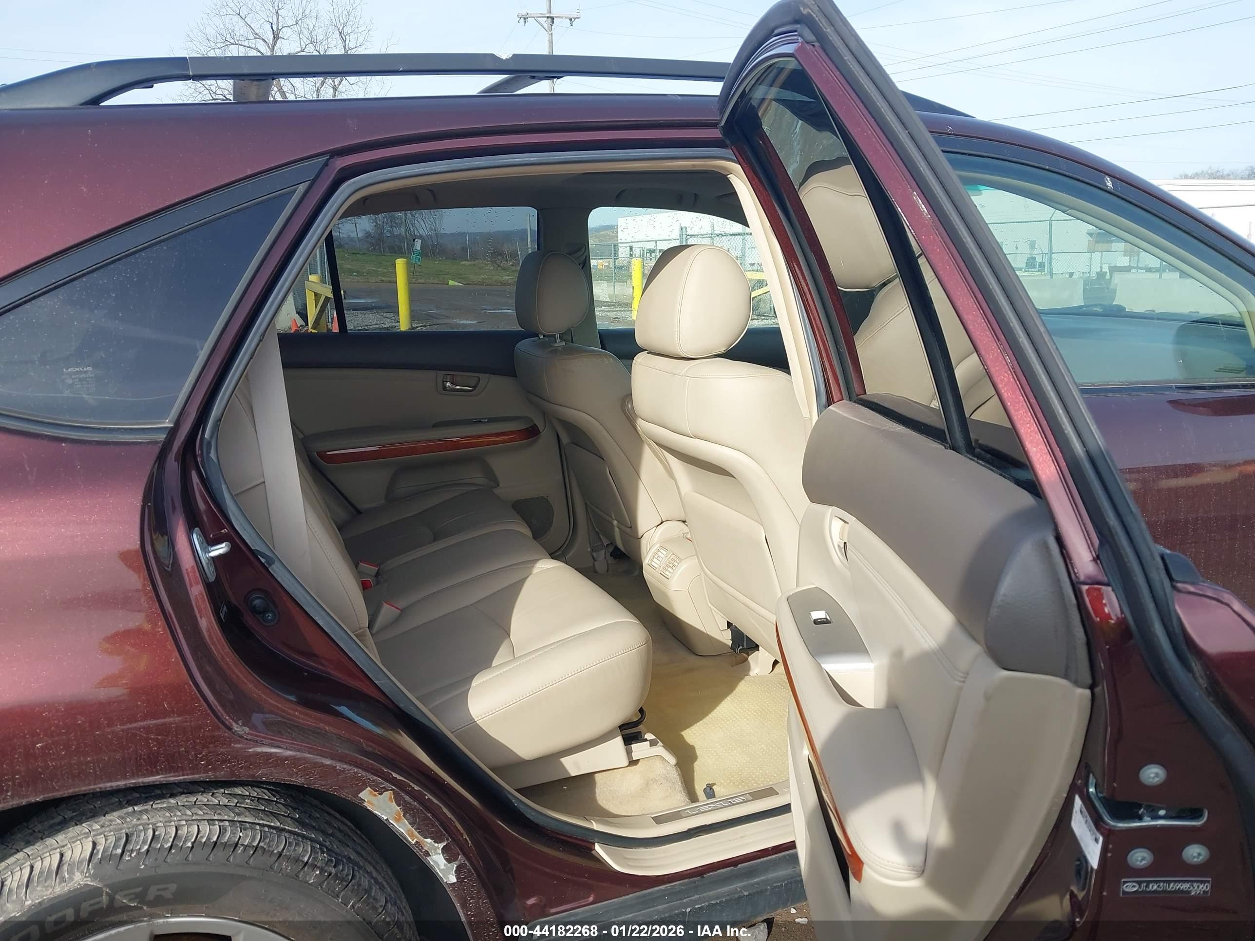 LEXUS RX image 8