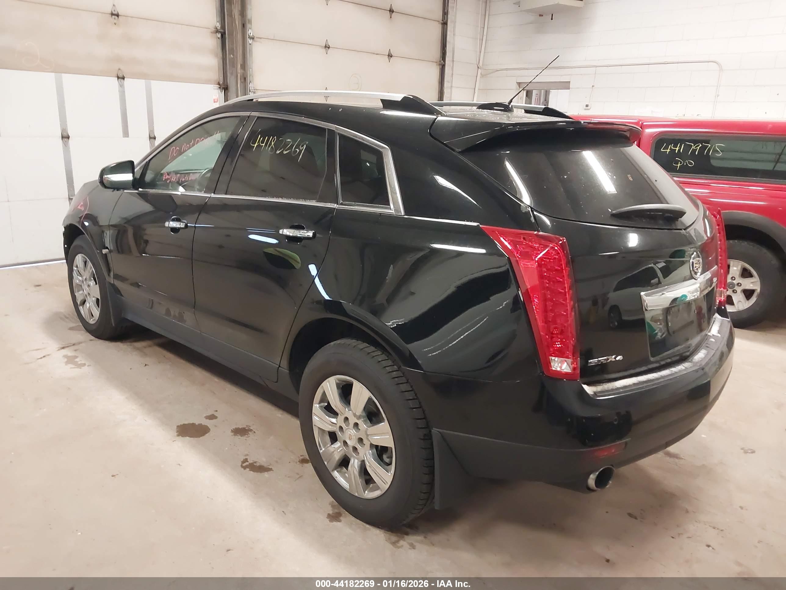 CADILLAC SRX image 3