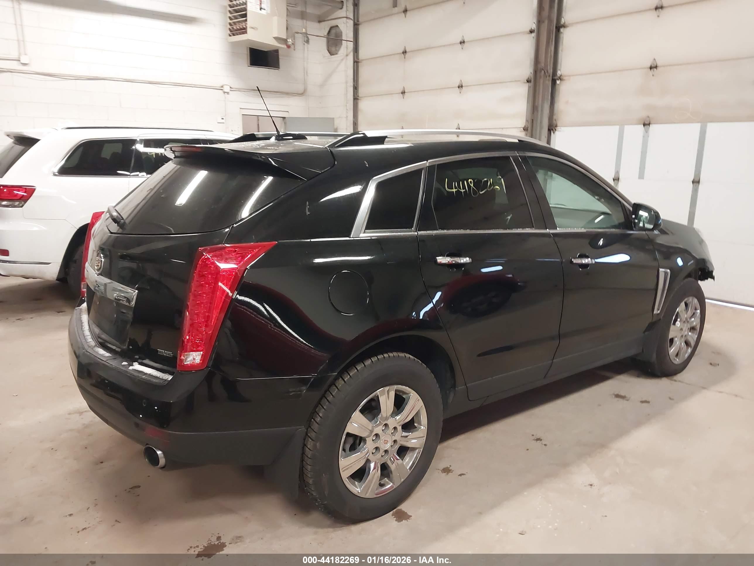CADILLAC SRX image 4