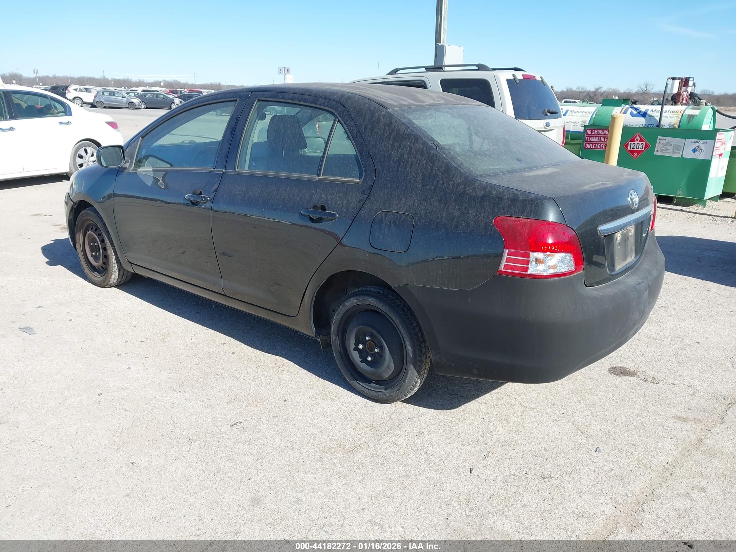 TOYOTA YARIS image 3