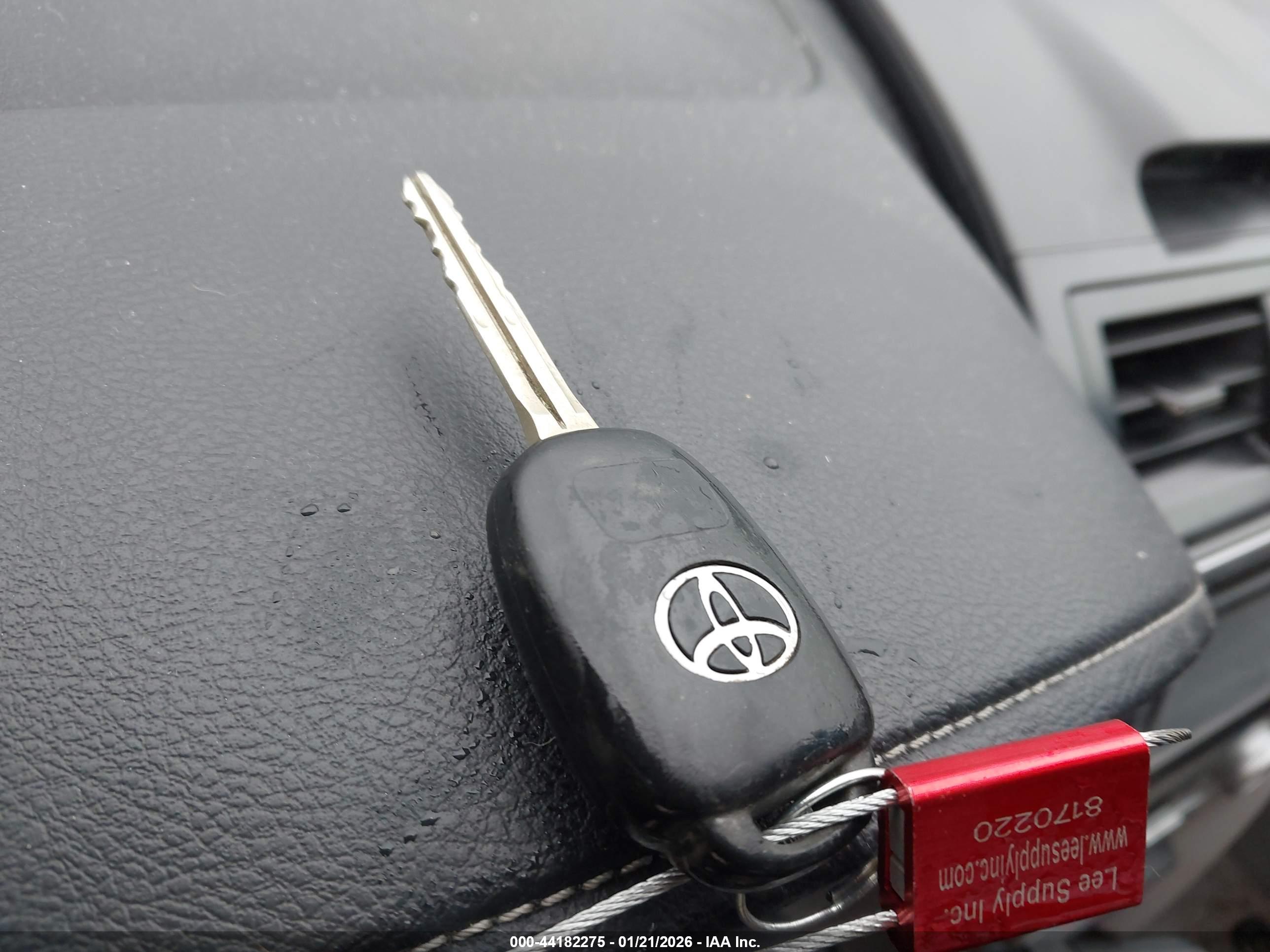 TOYOTA CAMRY image 11