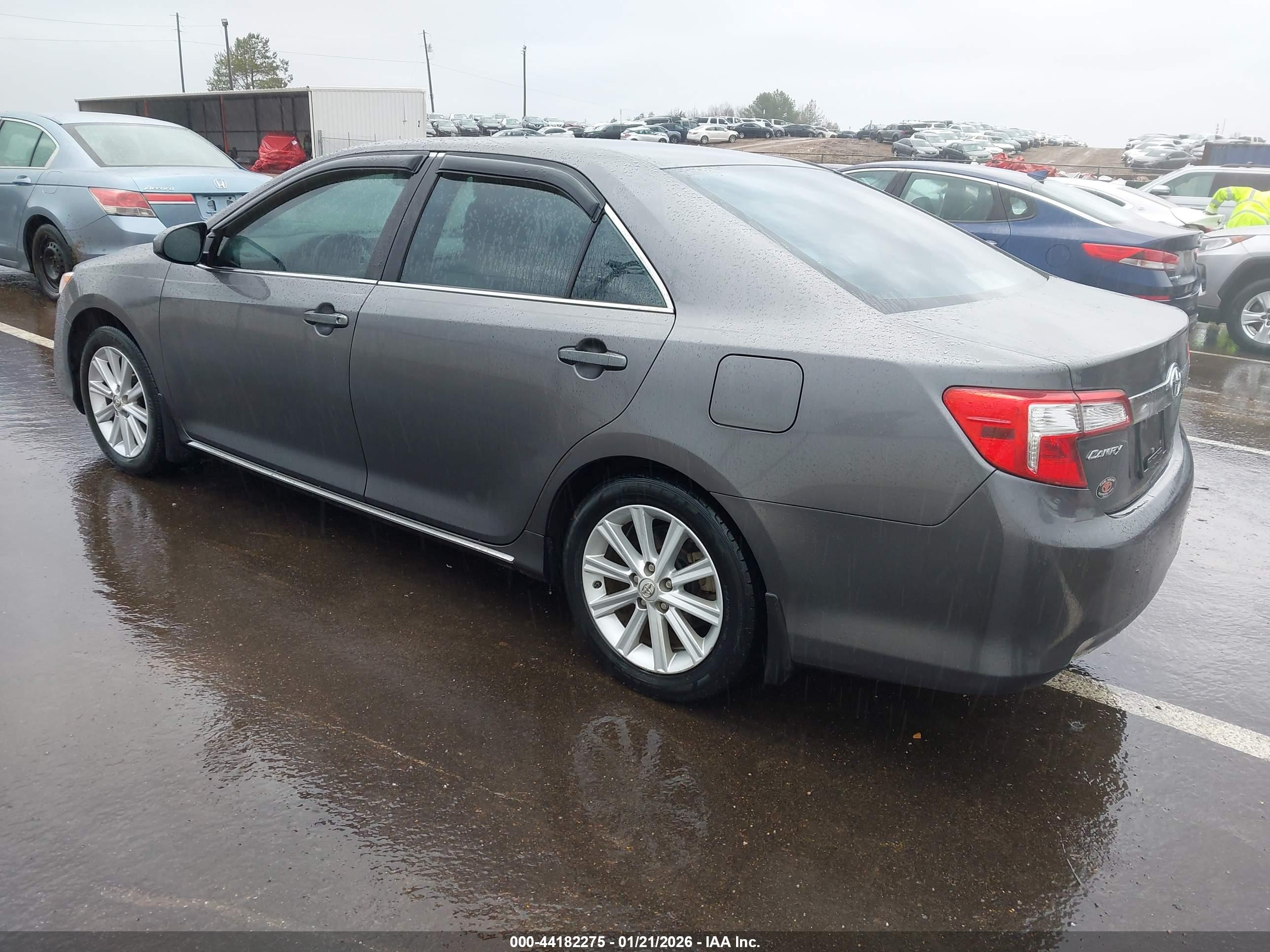 TOYOTA CAMRY image 3