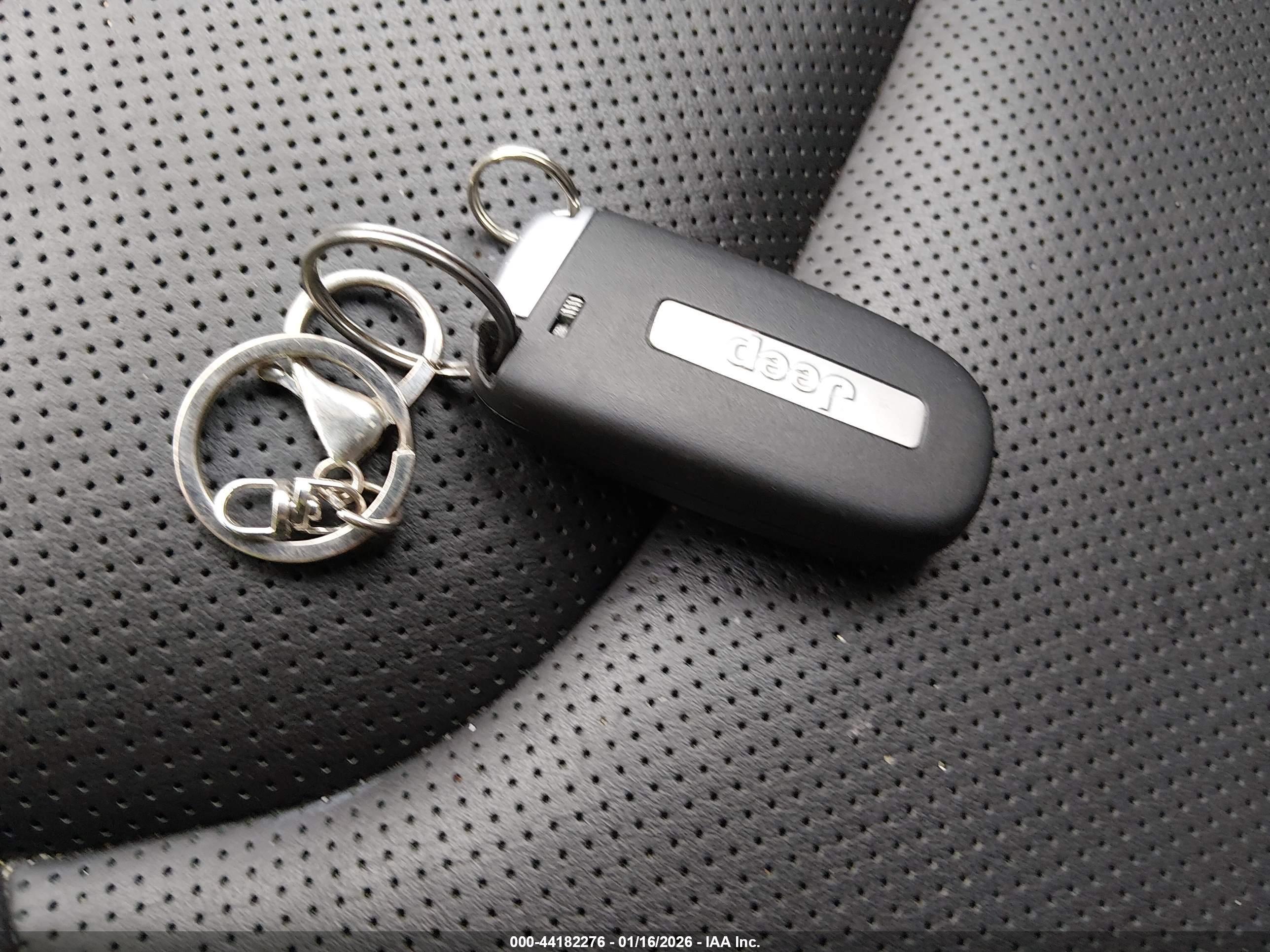 JEEP CHEROKEE image 11