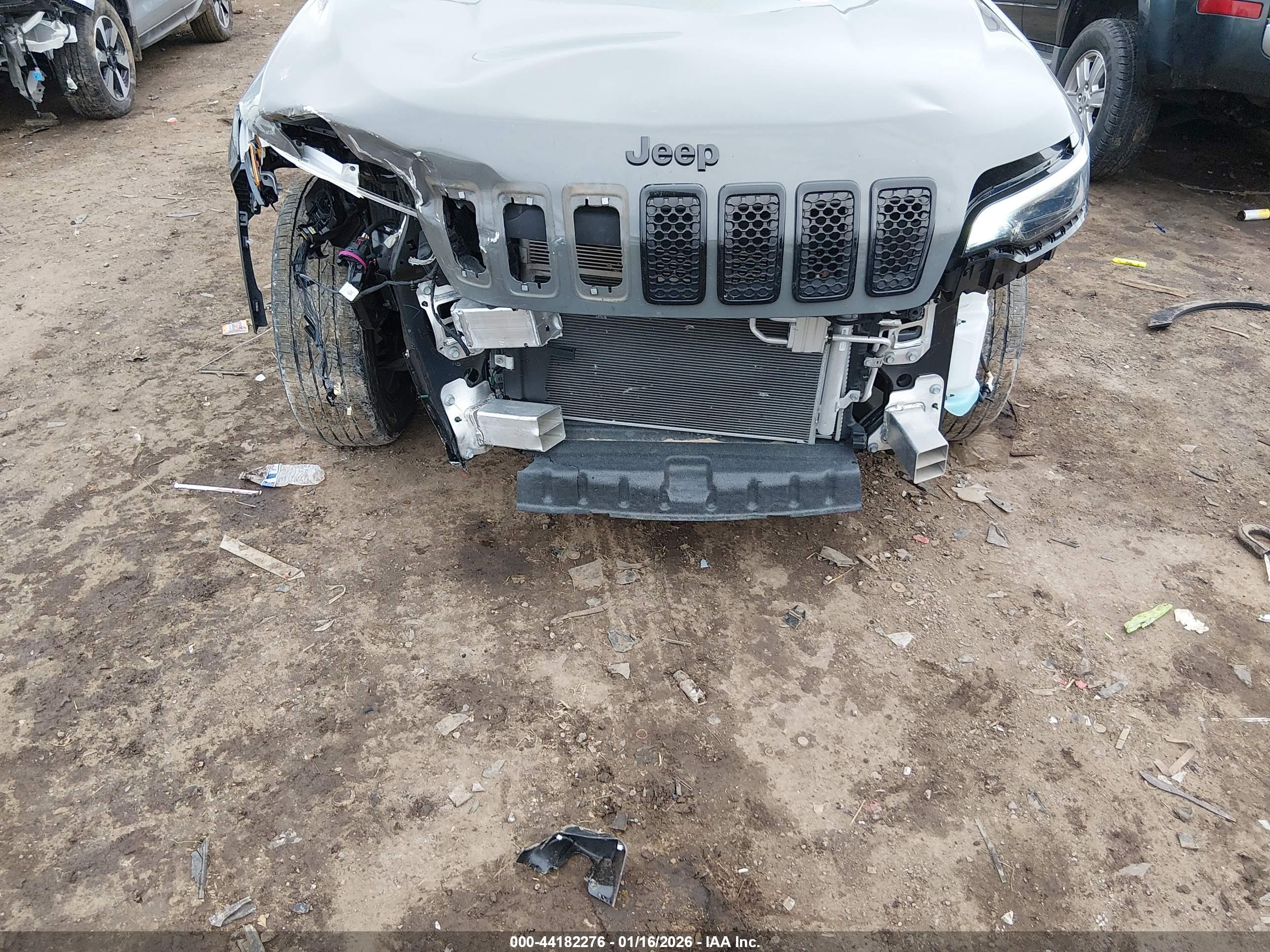 JEEP CHEROKEE image 6