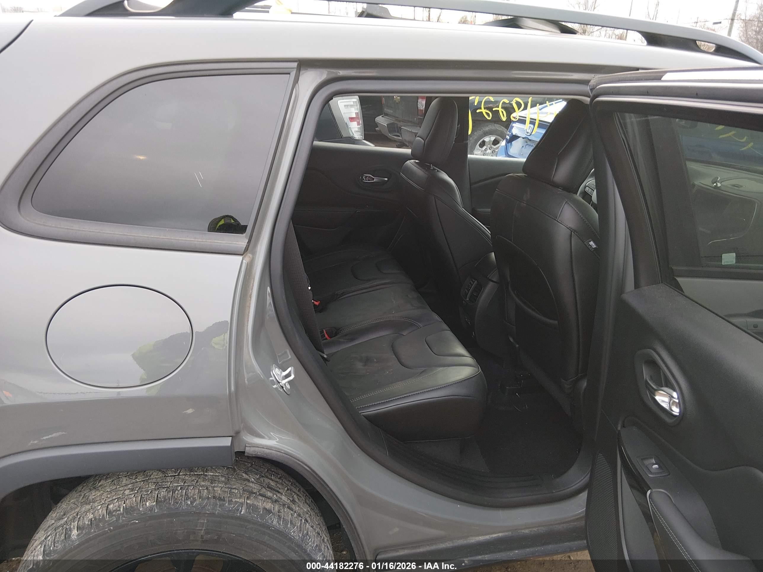 JEEP CHEROKEE image 8