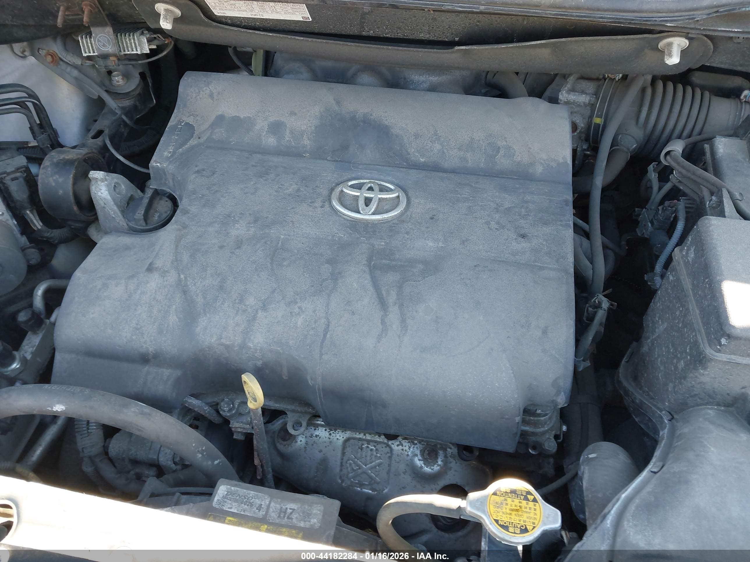 TOYOTA SIENNA image 10
