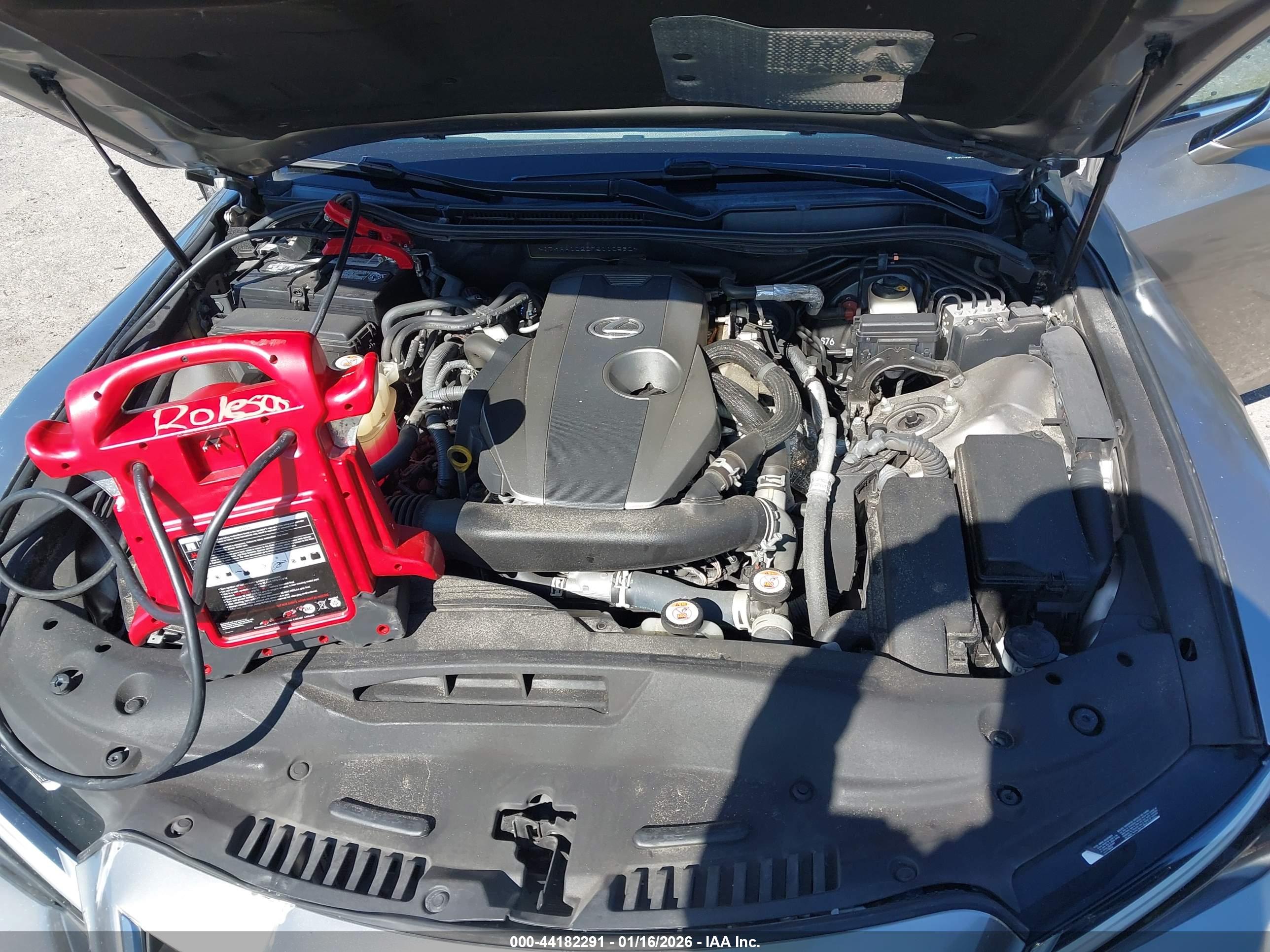 LEXUS IS image 10