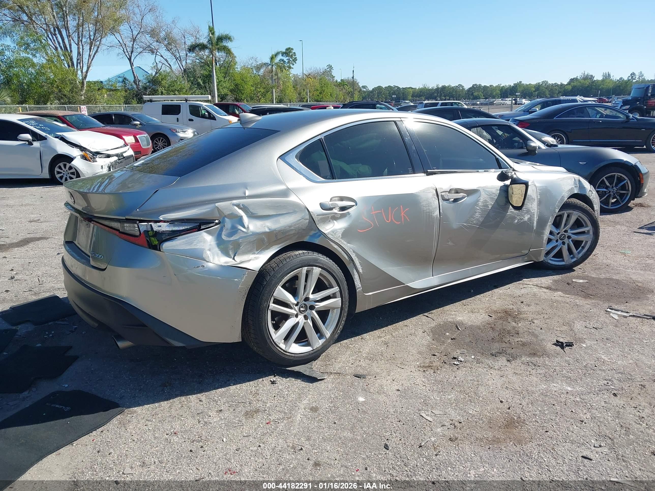 LEXUS IS image 4