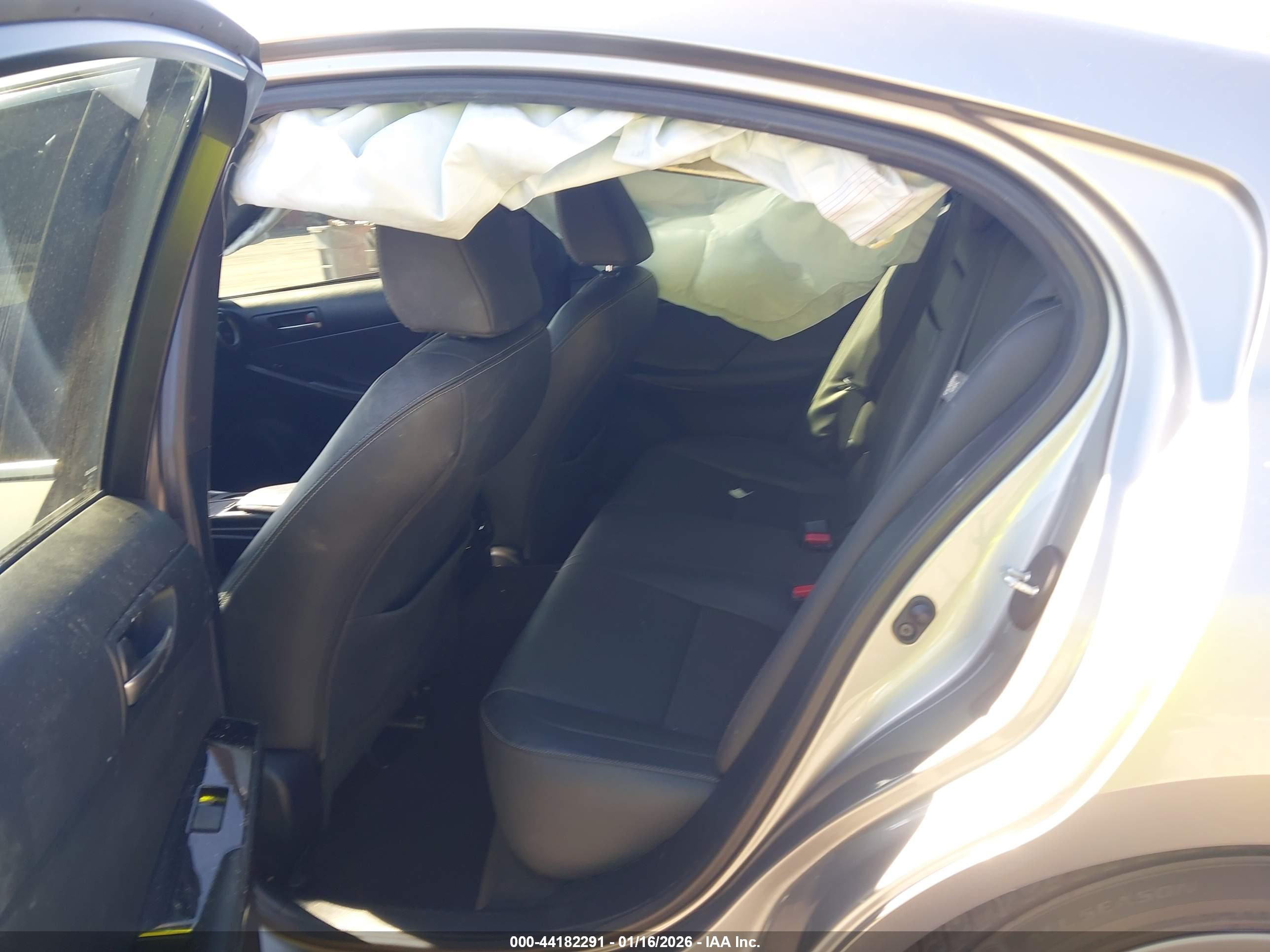 LEXUS IS image 8