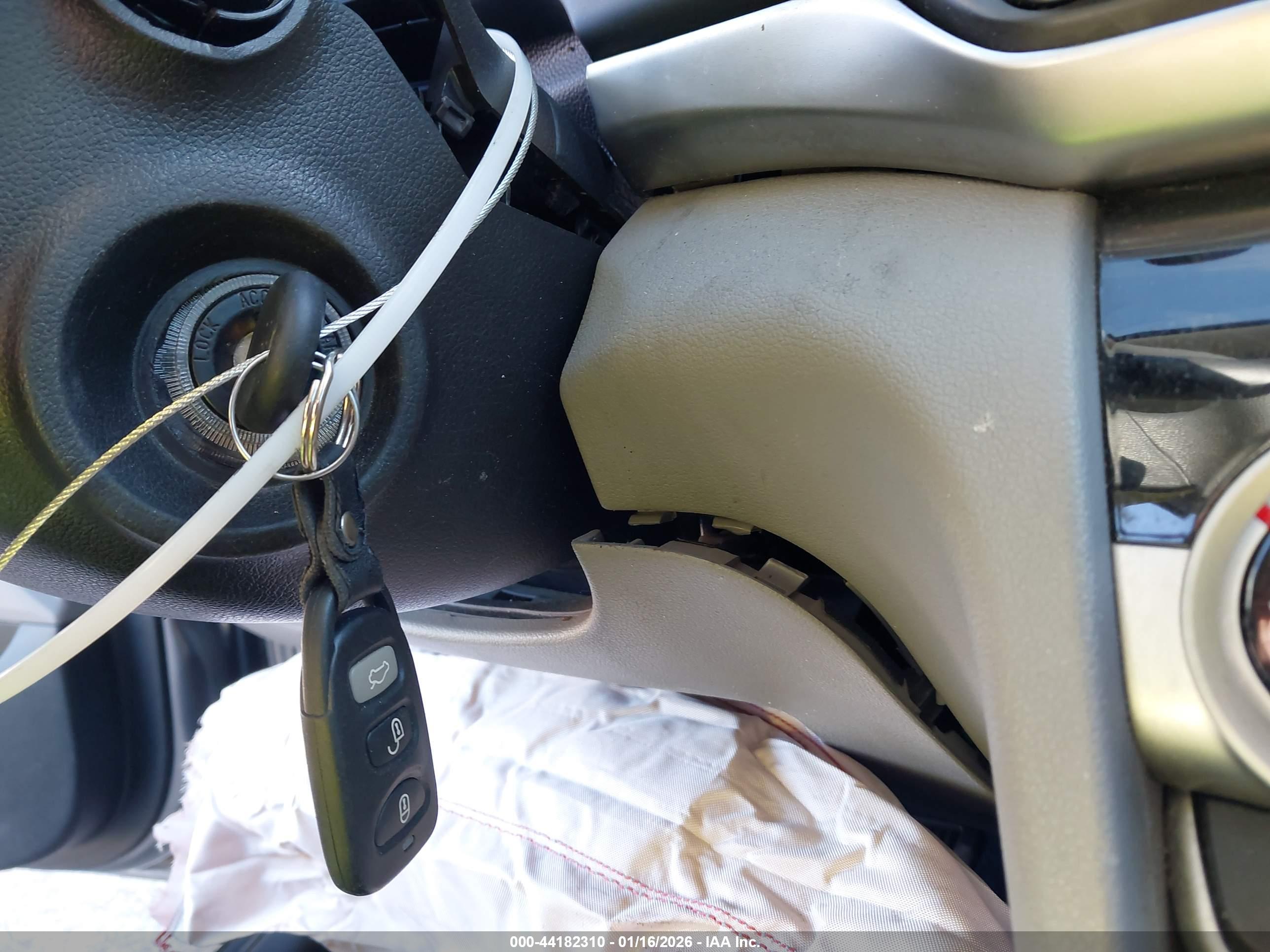 HYUNDAI ELANTRA image 11