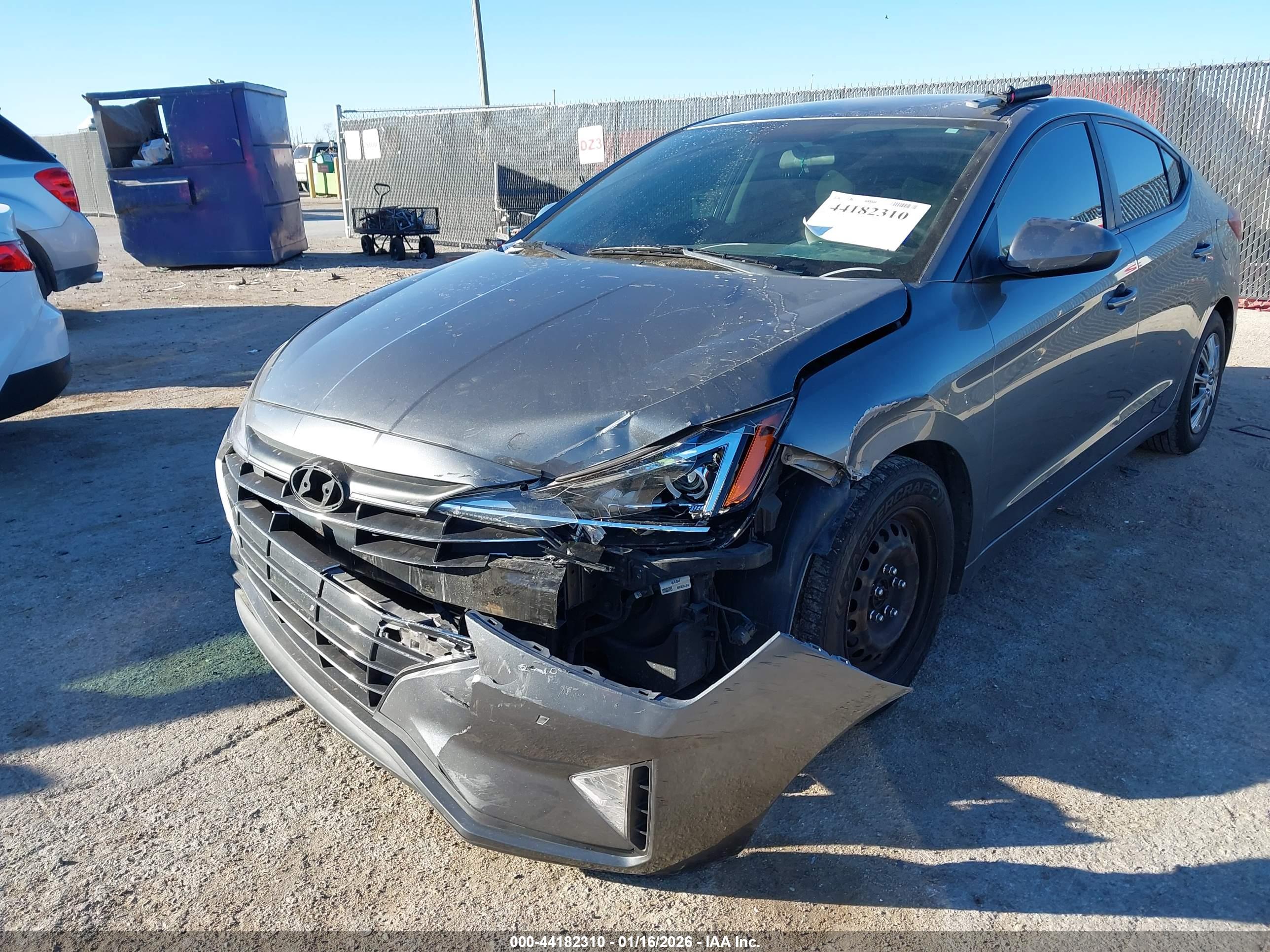 HYUNDAI ELANTRA image 6