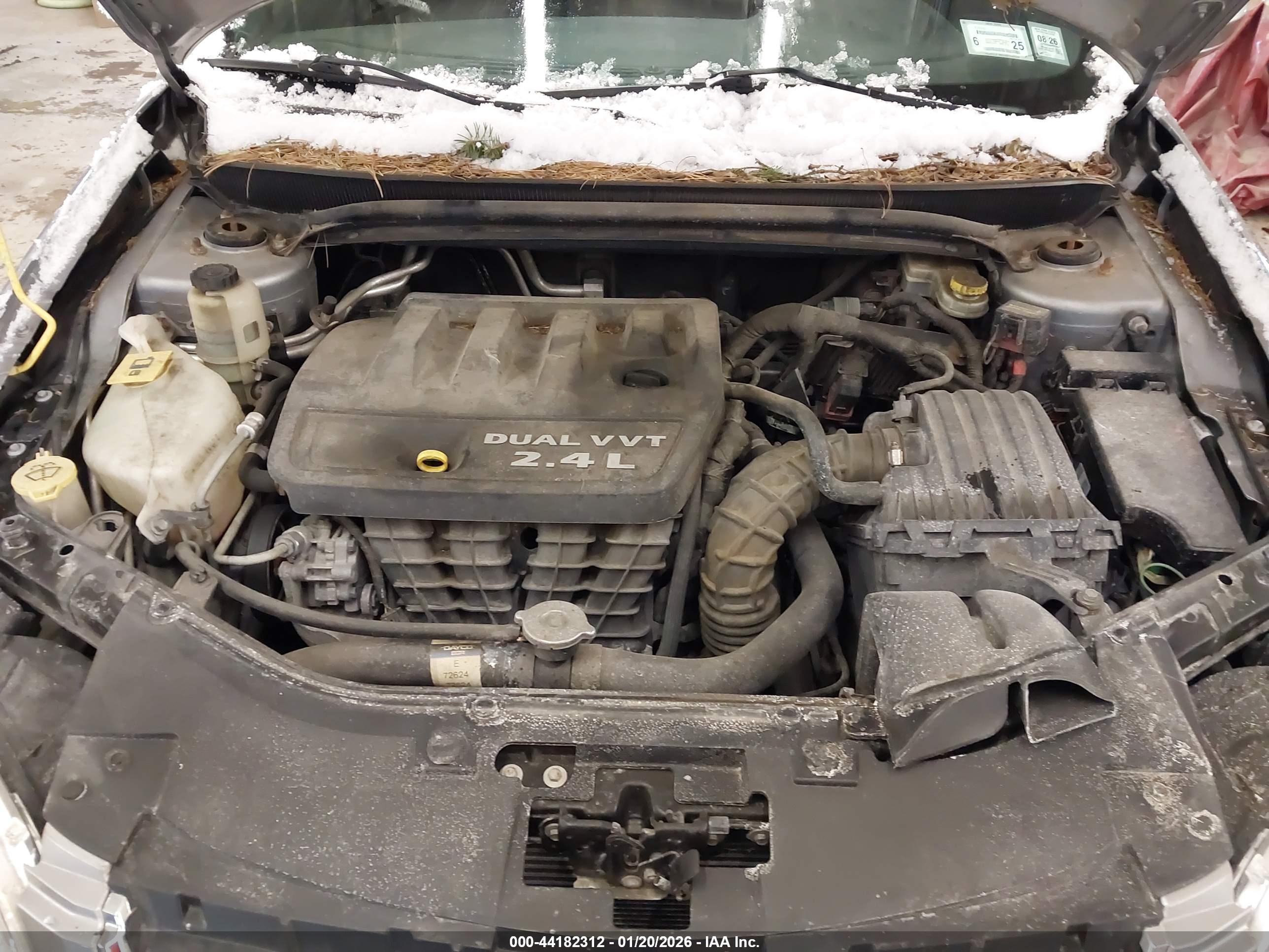 CHRYSLER 200 image 10