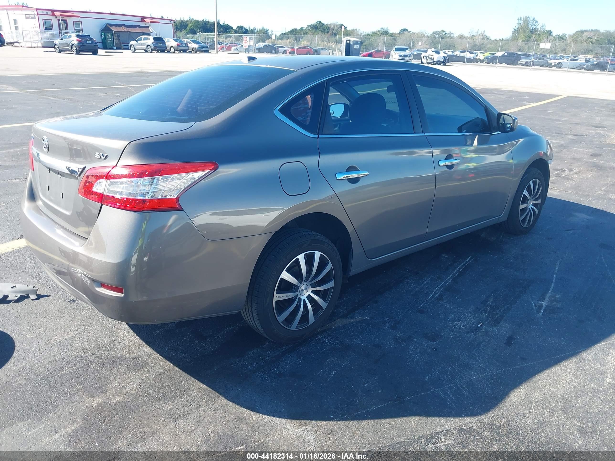 NISSAN SENTRA image 4