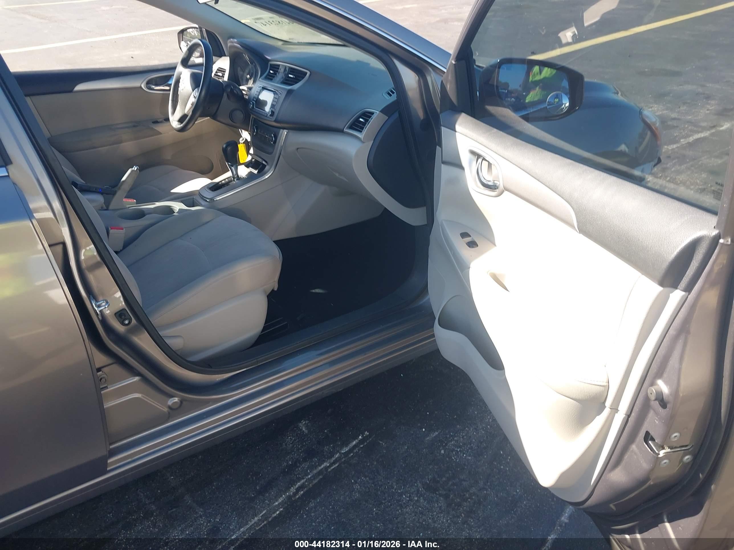 NISSAN SENTRA image 5