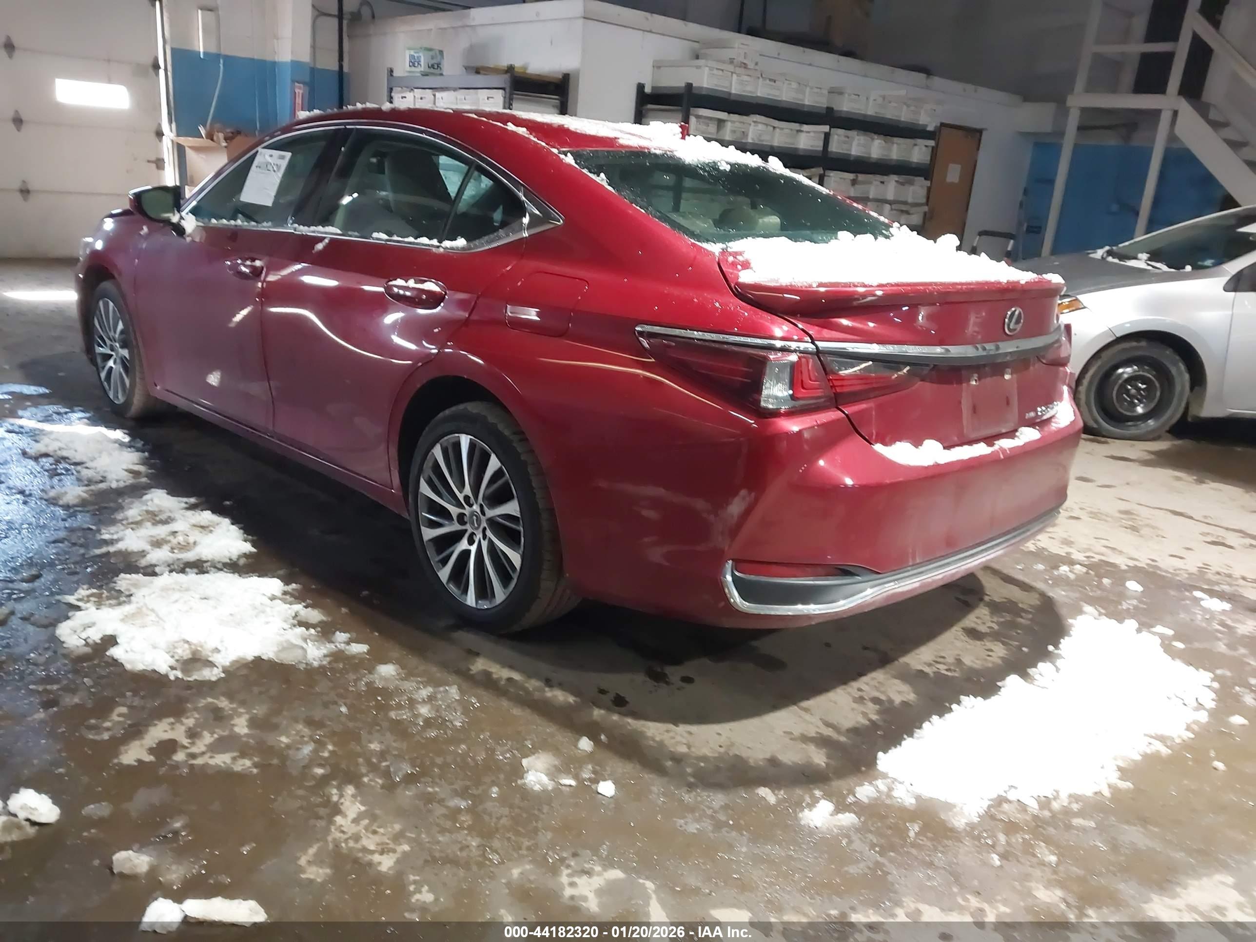 LEXUS ES image 3