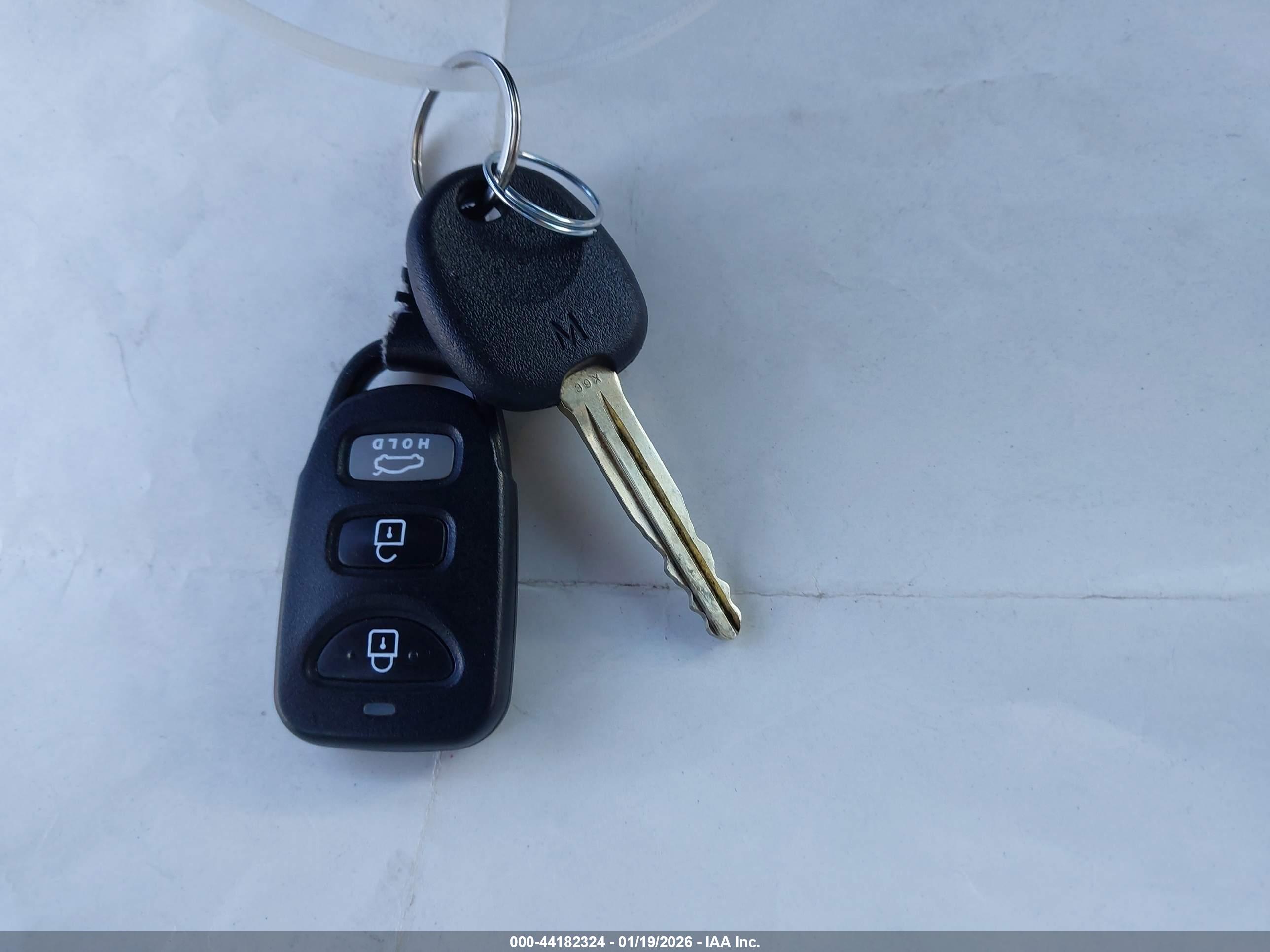 HYUNDAI ELANTRA image 11