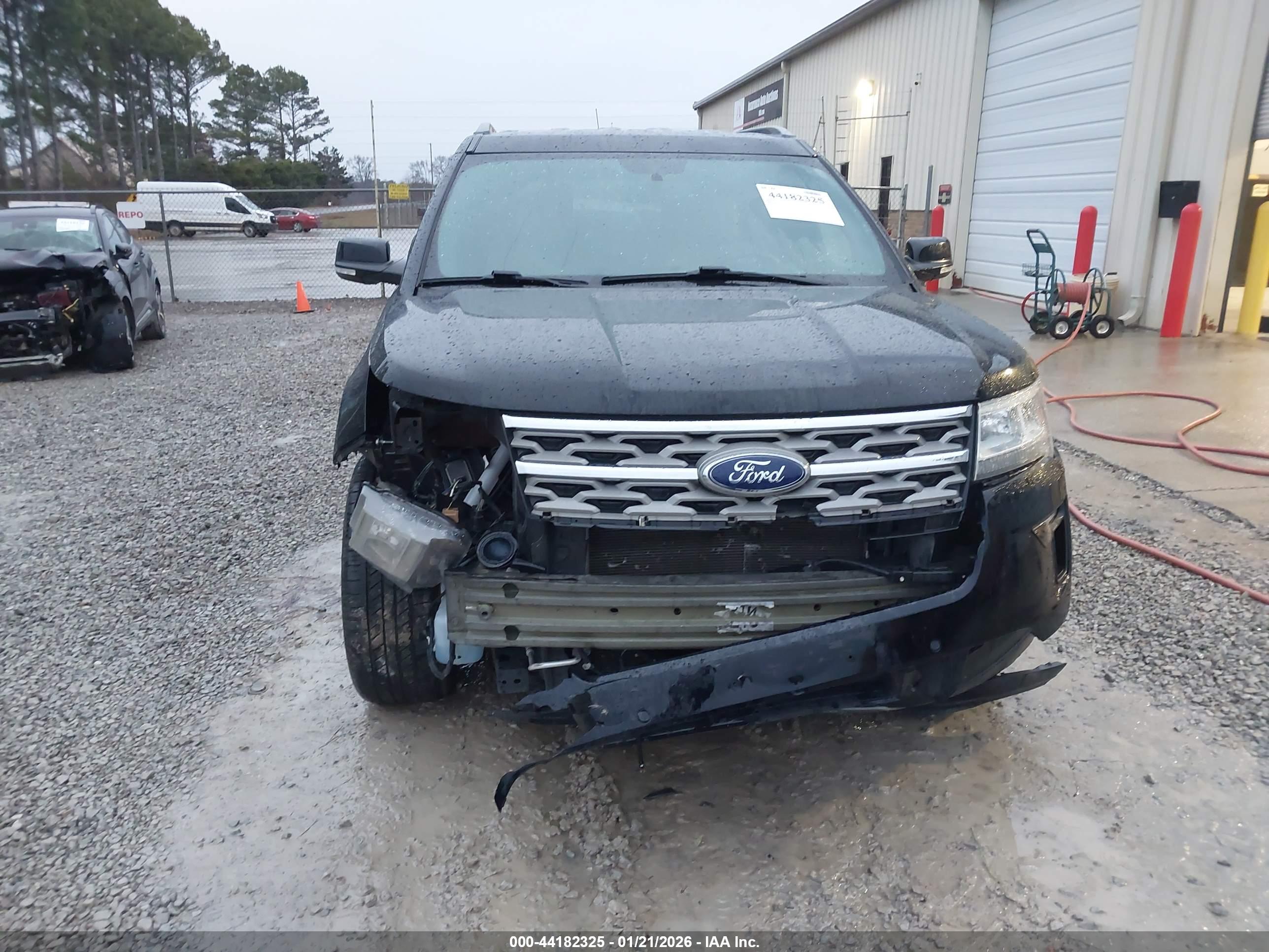 FORD EXPLORER image 6