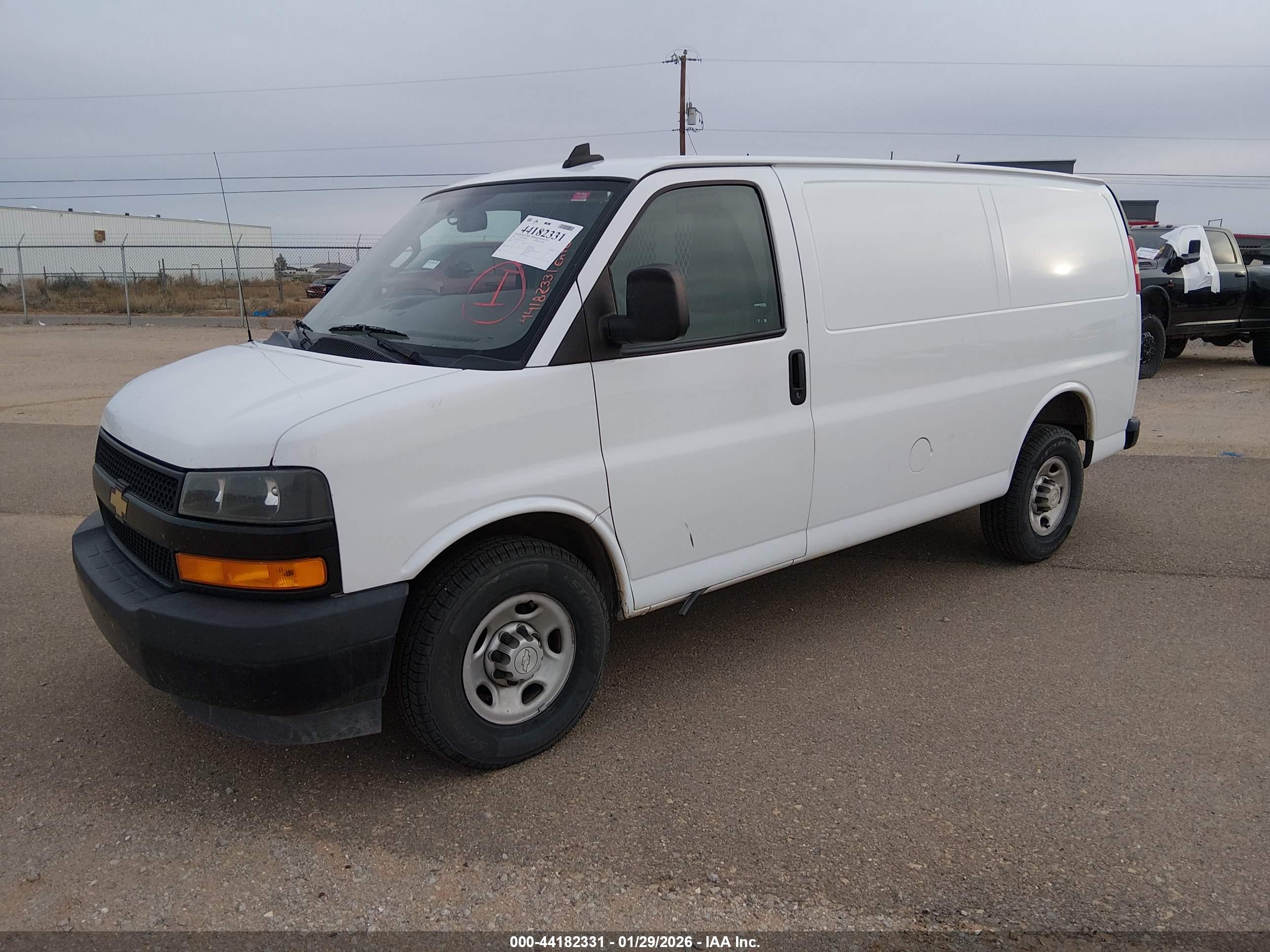 CHEVROLET EXPRESS image 2