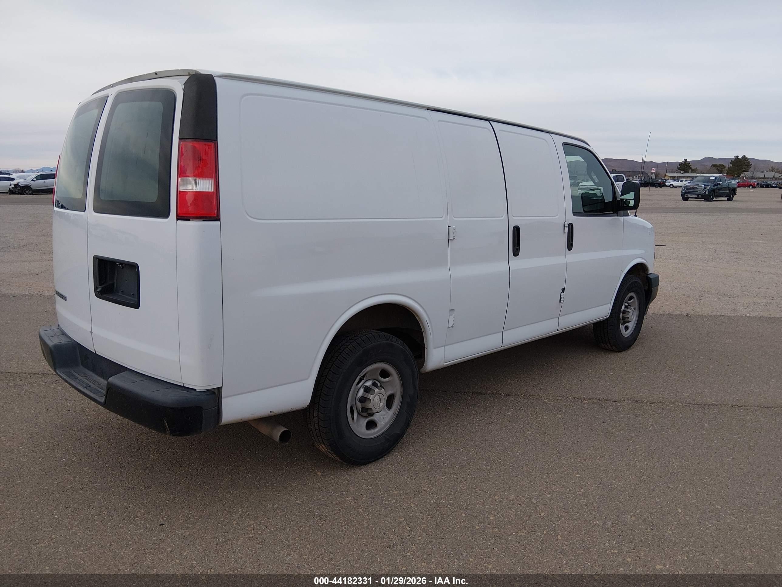 CHEVROLET EXPRESS image 4