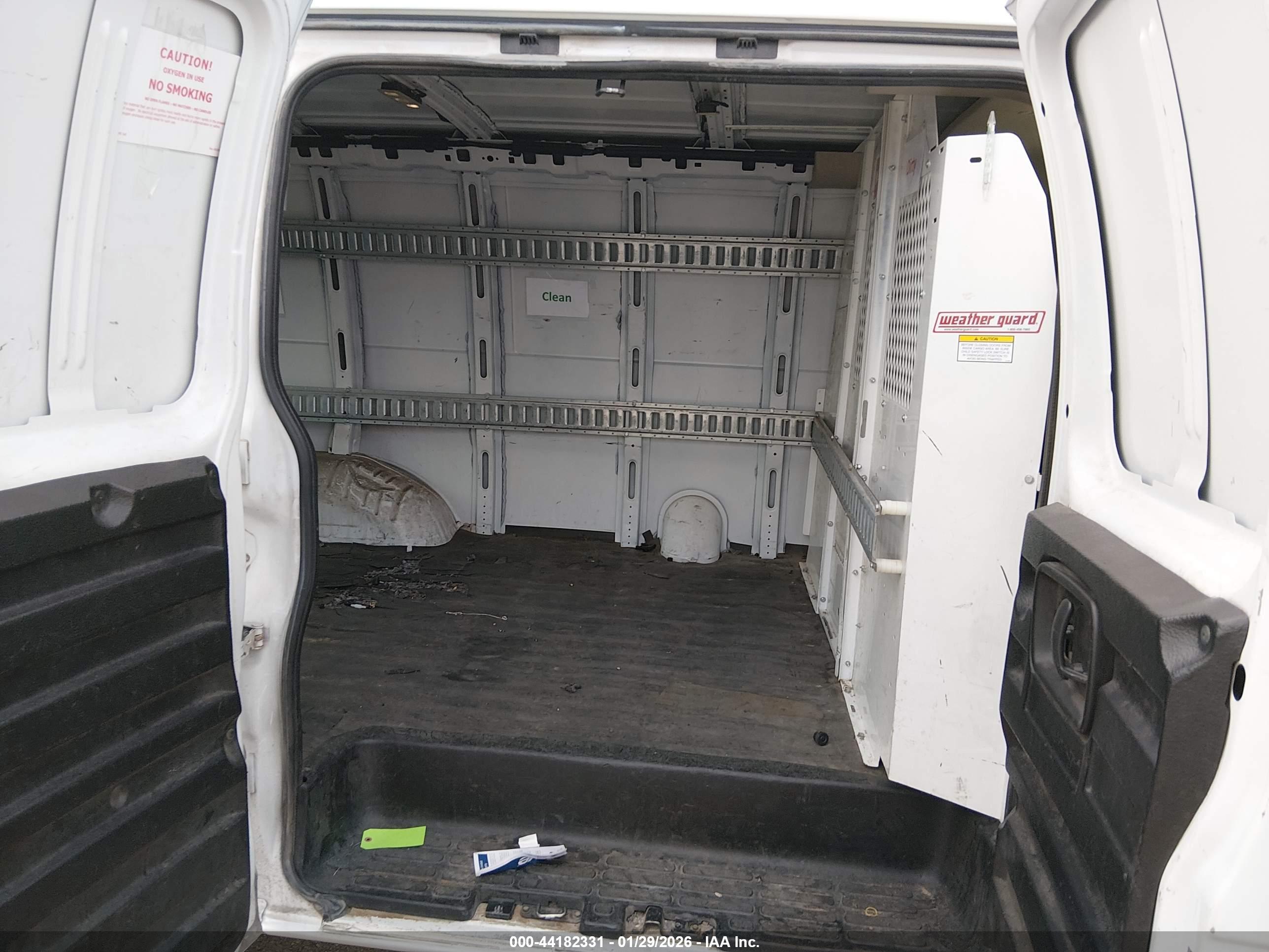 CHEVROLET EXPRESS image 8