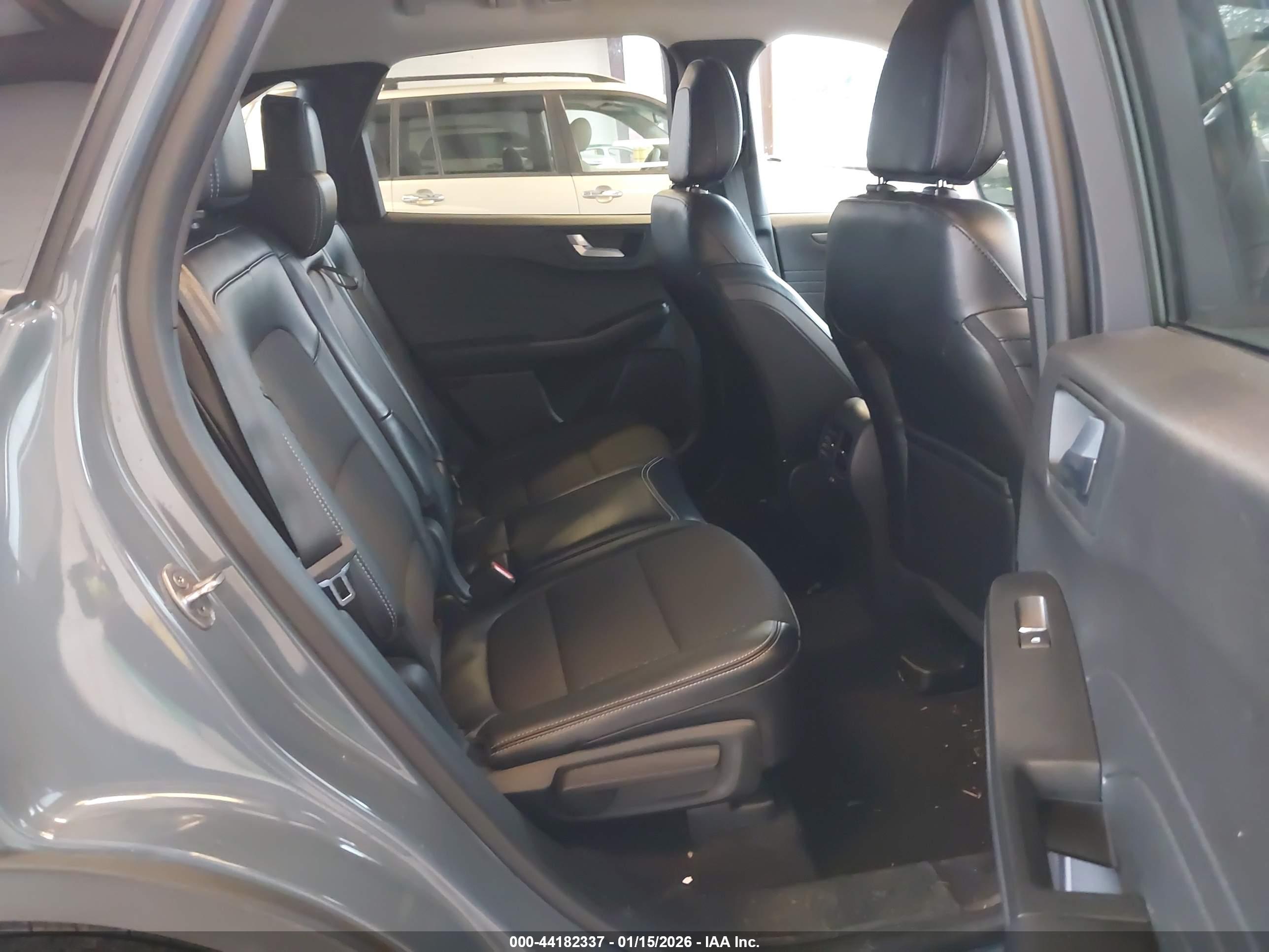 FORD ESCAPE image 8