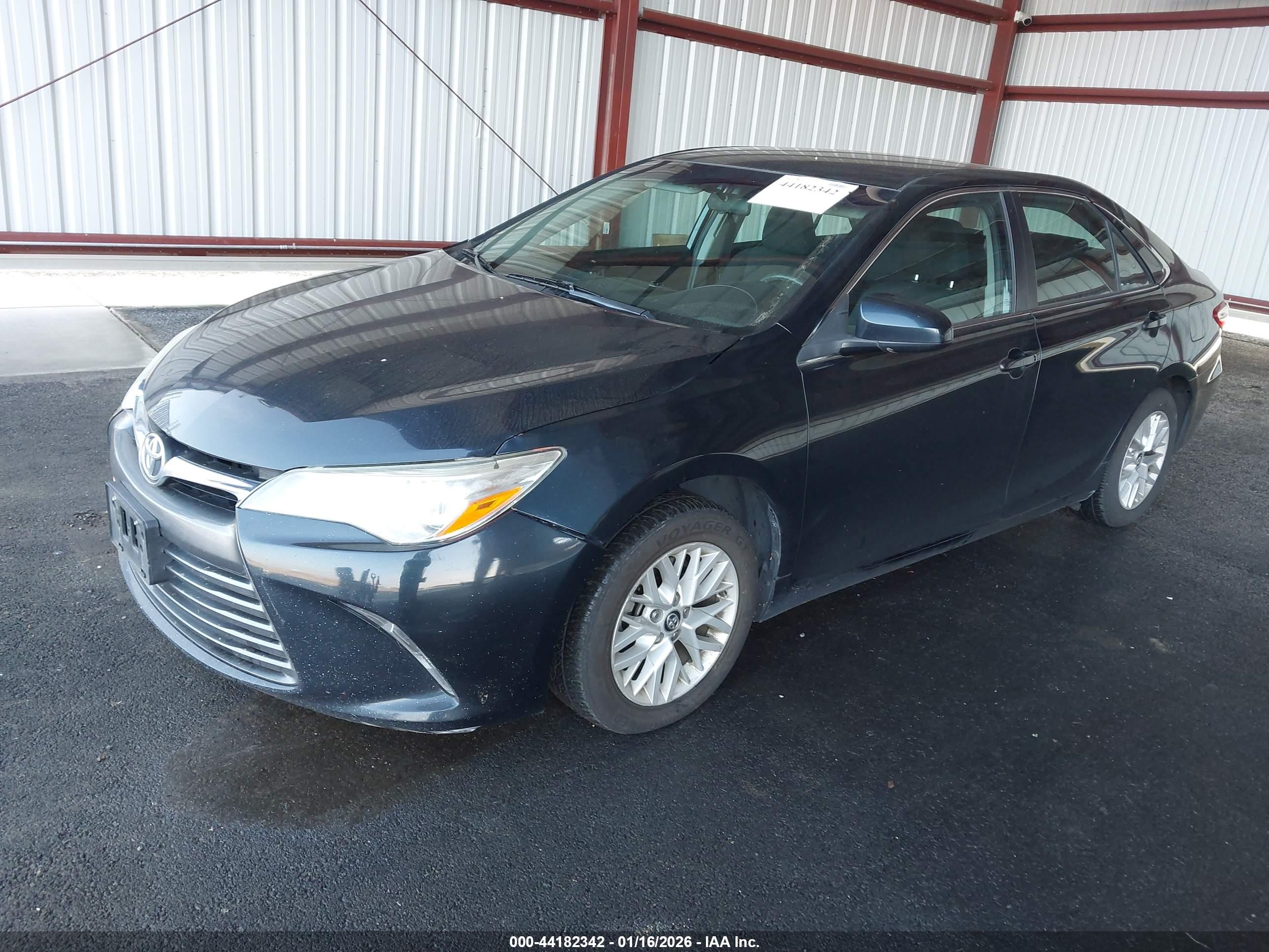 TOYOTA CAMRY image 2